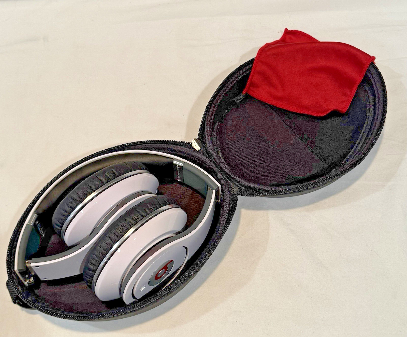 Beats by Dr. Dre Studio Monster Era White Over-Ear 3.5mm Hi-Def Iso Headphones
