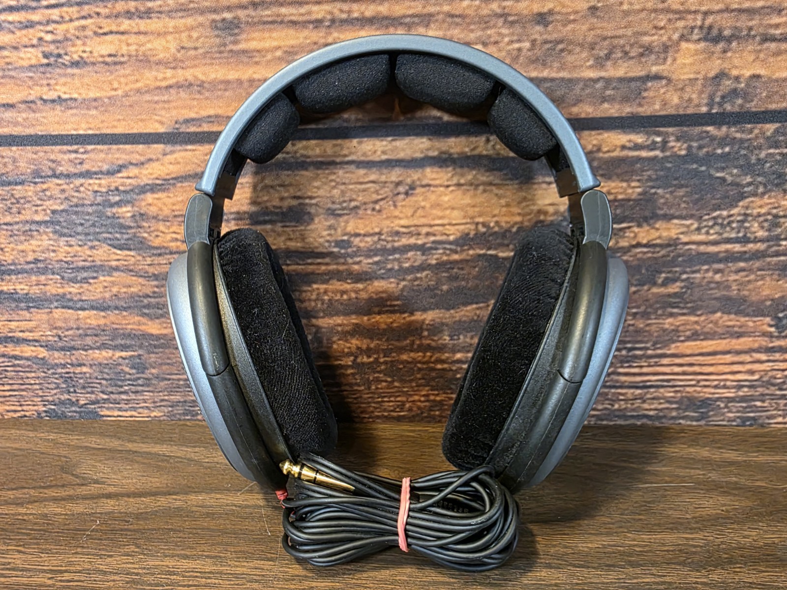 Sennheiser HD 580 Precision HiFi Open Back Wired Headphones, Adjustable Headband