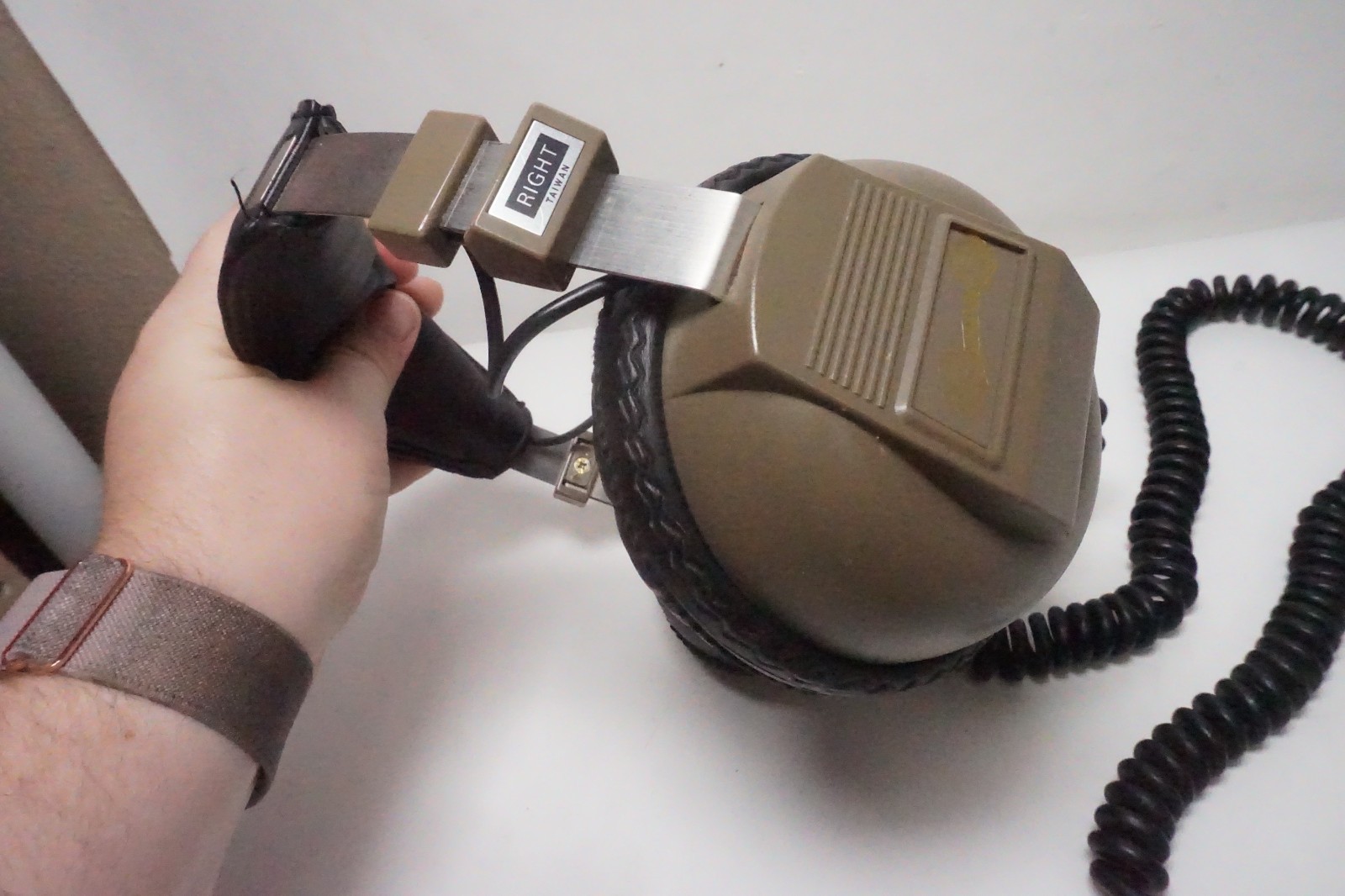 Vintage Realistic Nova 40 Wired Over-Ear Headphones Stereo Headset Brown Black