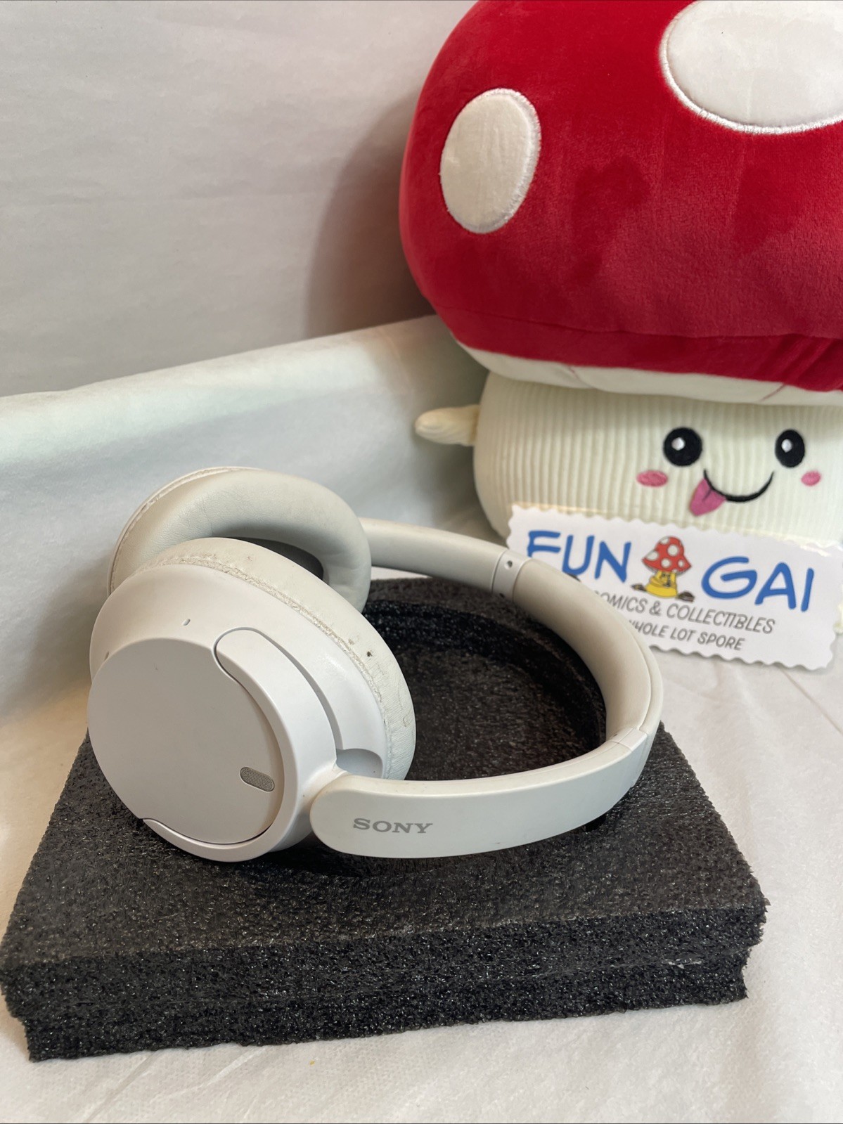 Sony Noise Canceling Wireless Headphones (Model # YY2966 WH-CH720N) TESTED Works