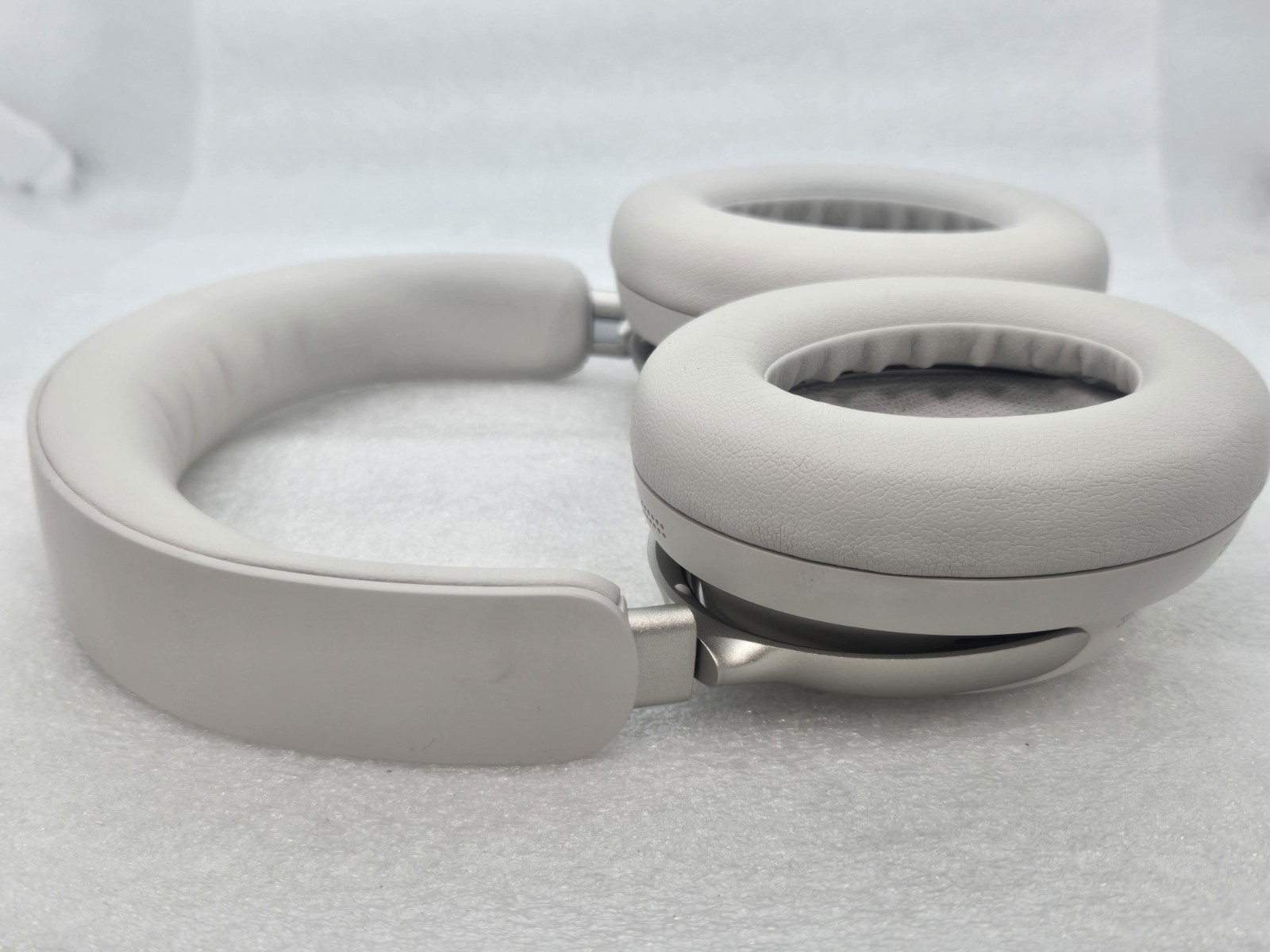 Bose QuietComfort Ultra Headphones 1st Gen White Smoke FAST FREE SHIPPING b