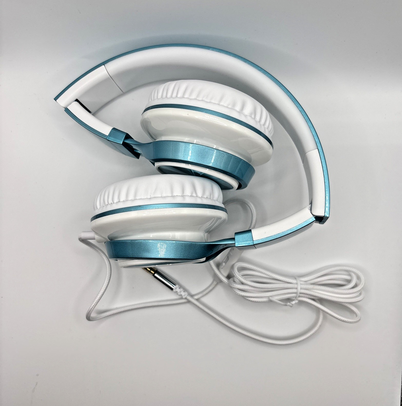 AILIHEN C8 Wired Headphones with Mic and Volume Control Corded 35mm Lime Green