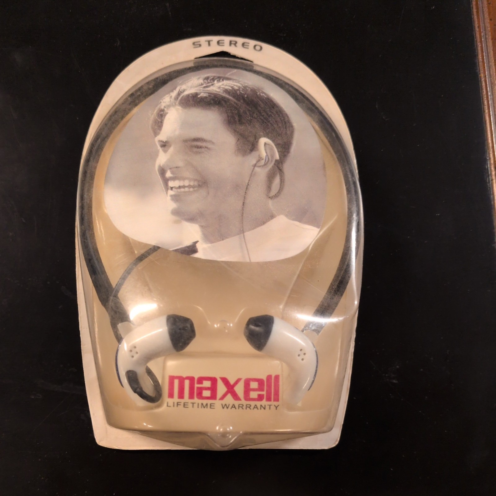 Maxell NB/HB-210 Stereo Neckband Head Buds White New In Package