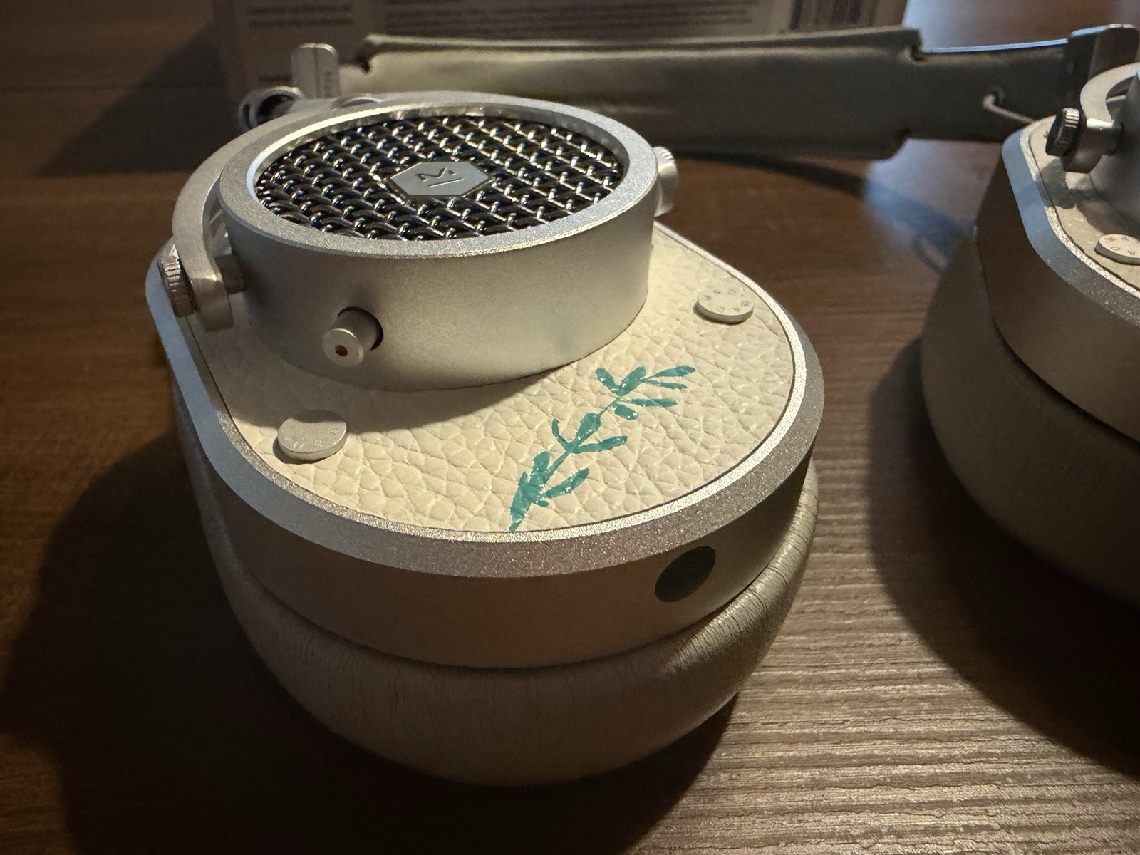 Master Dynamic MH40 White Wired Headphones G2U