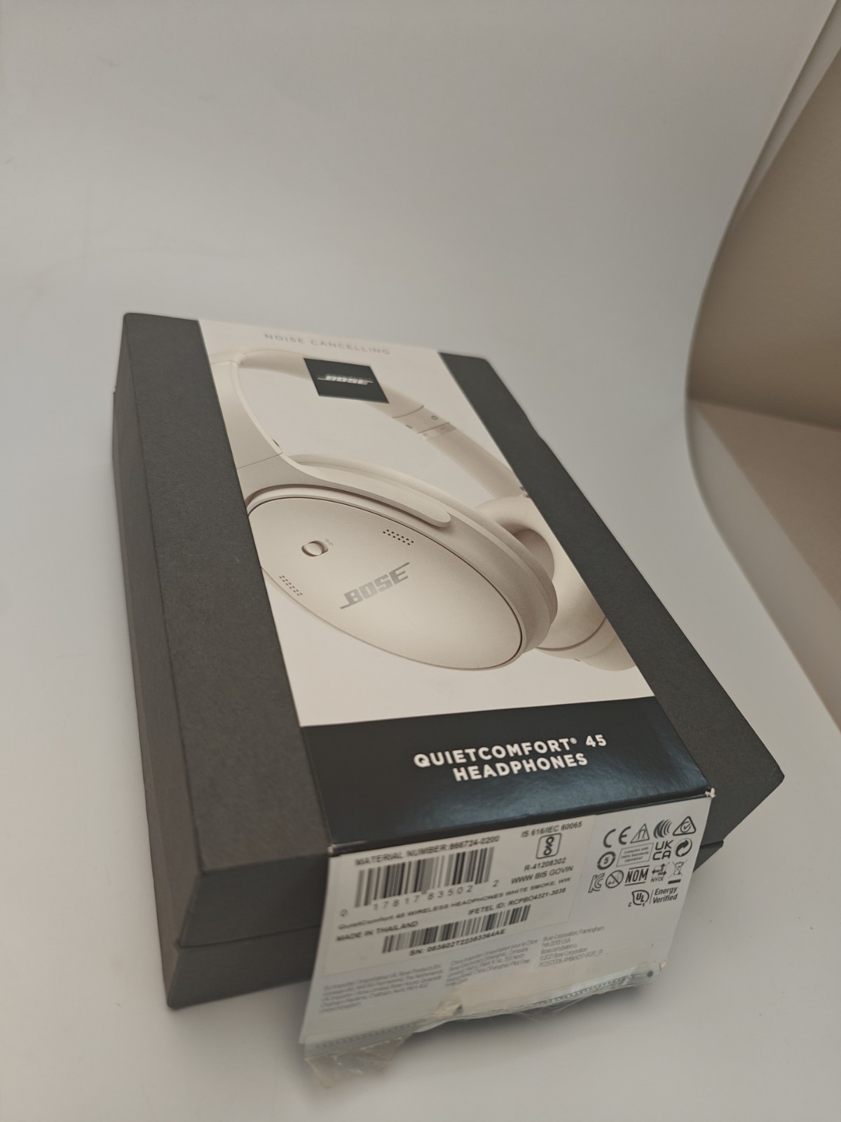 Bose QuietComfort 45 Wireless Over-Ear Headphones White Smoke Low Use Excellent!