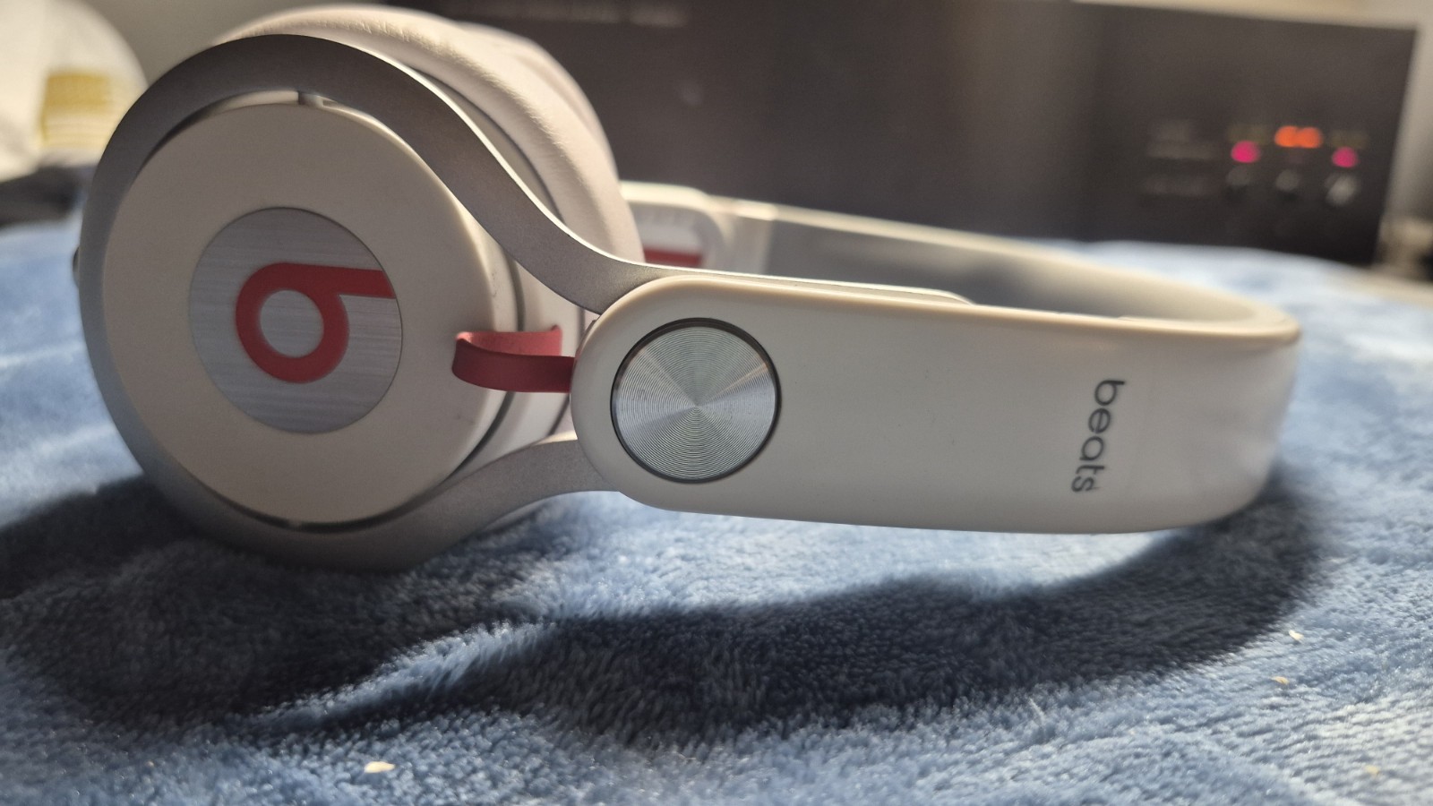 Beats by Dr. Dre Mixr – On Ear Wired Headphones (White/Silver Color), Tested A+