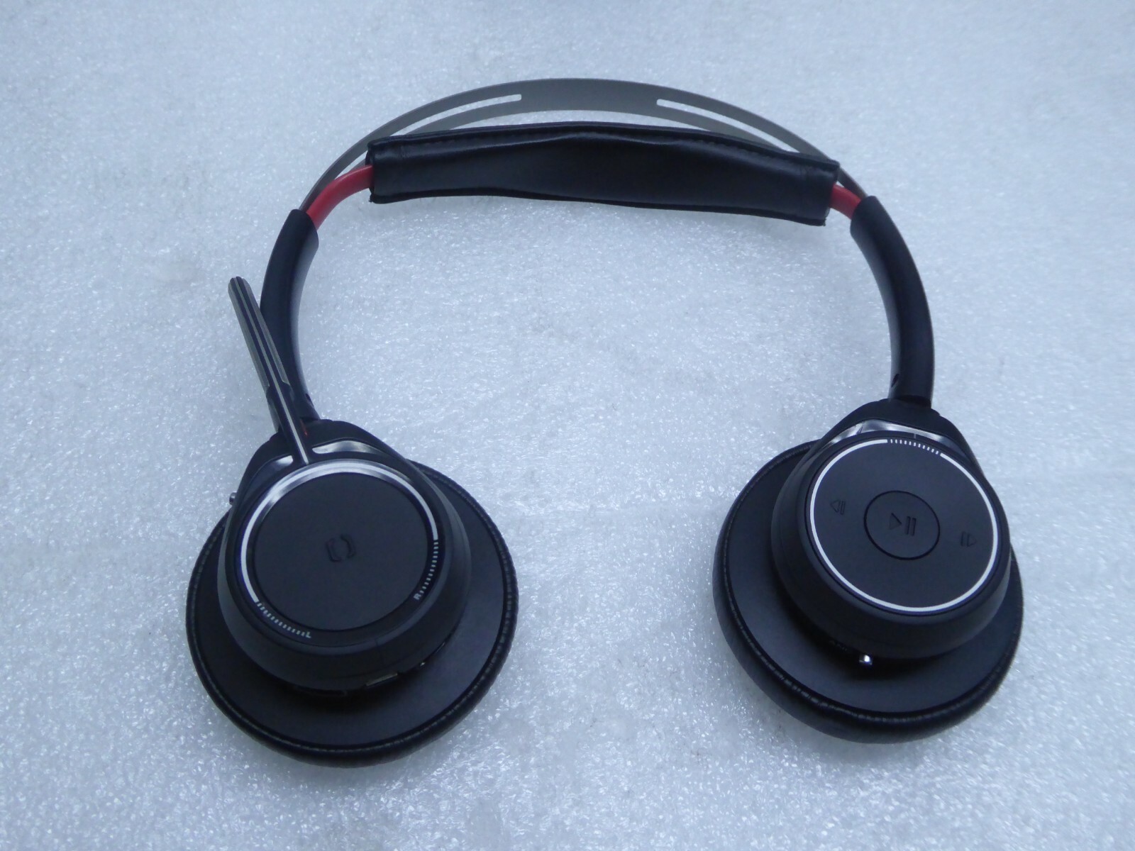 Plantronics Voyager Focus US B825-M Binaural USB Bluetooth Headset 203079-01