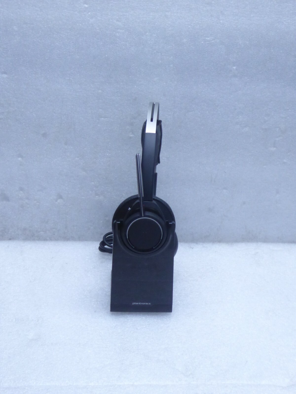 Plantronics Voyager Focus US B825-M Binaural USB Bluetooth Headset 203079-01
