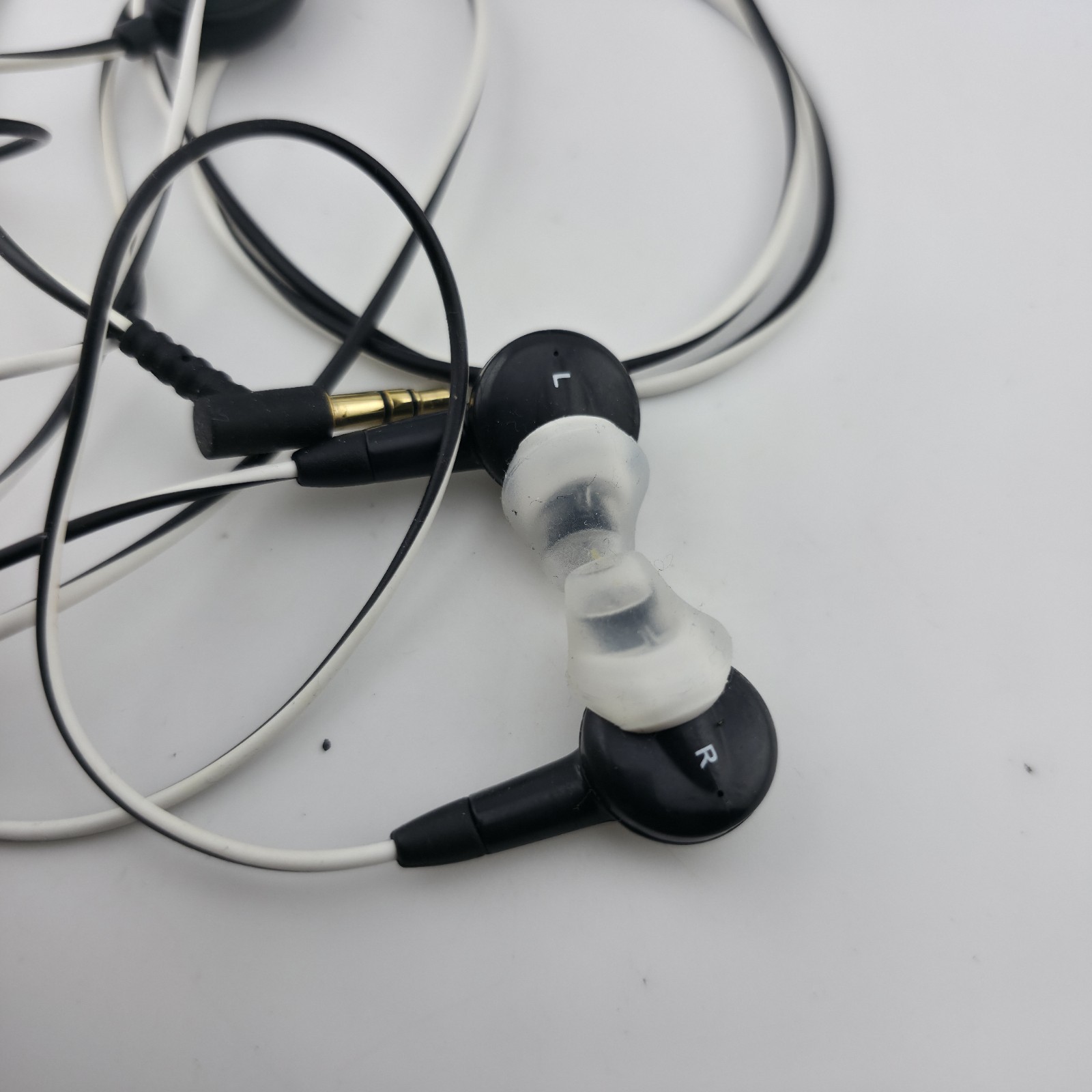 Bose IE2 Wired In-Ear Earbuds Headphones w Case Black White Untested