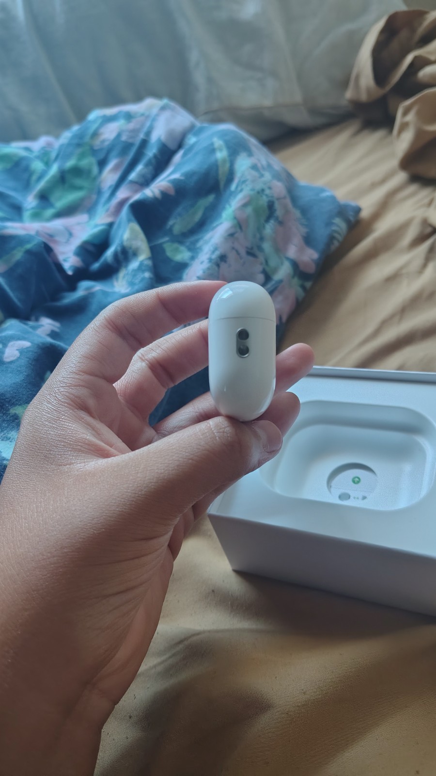 Apple AirPods Pro 2nd Gen White Earbuds ANC MagSafe USB-C Bluetooth