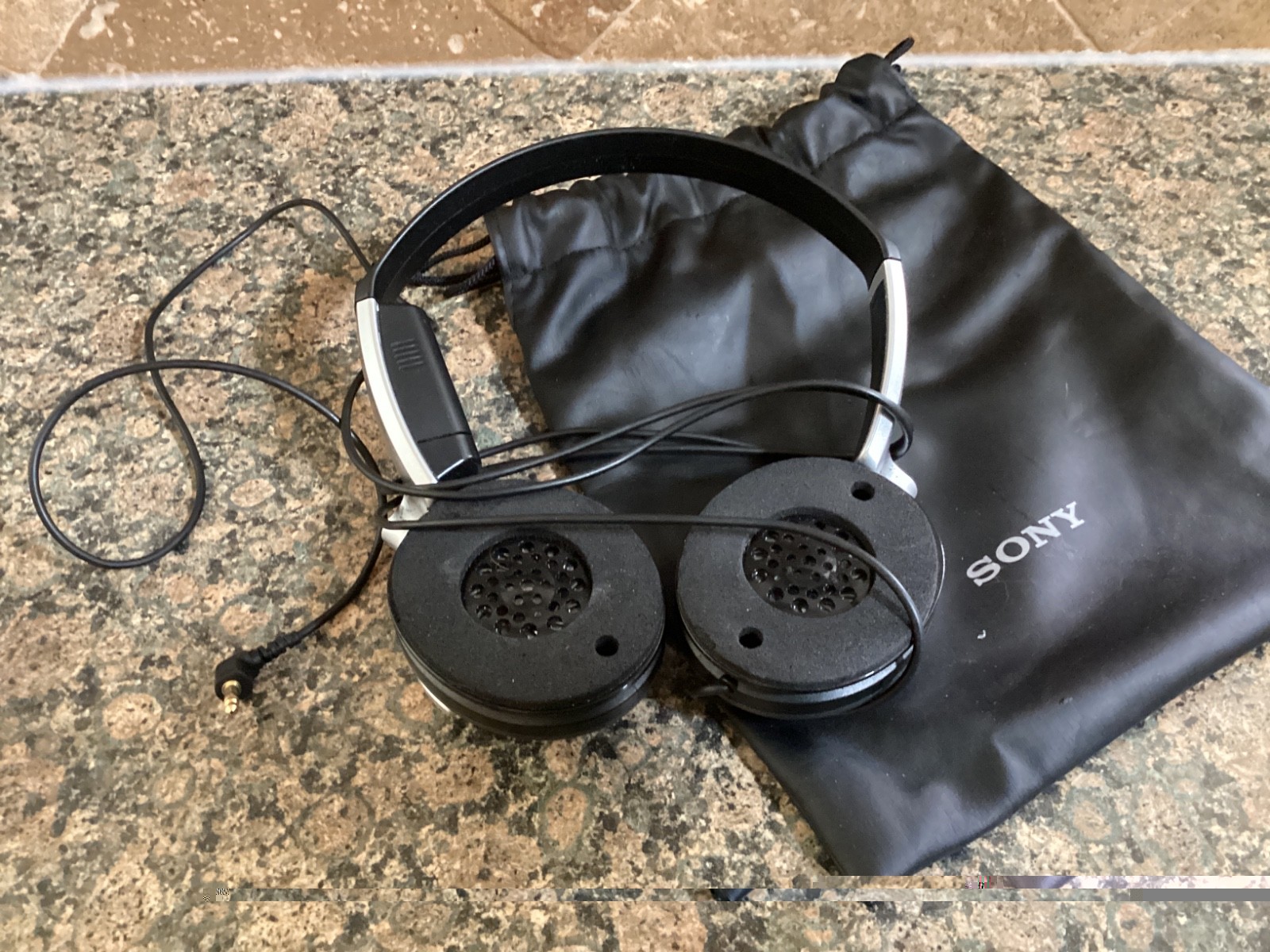 Sony Noise Canceling Headphones MDR-NC6