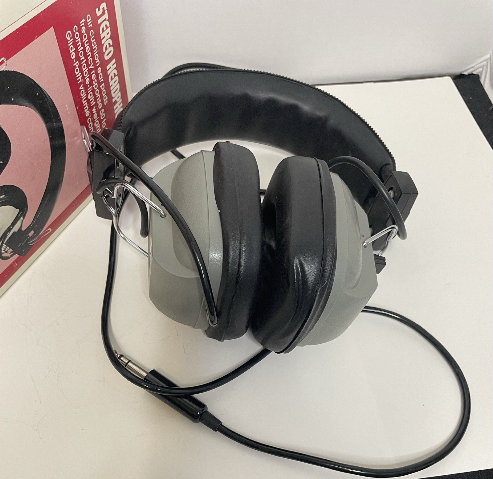Realistic Nova 14 Stereo Headphones Original Box RADIO SHACK 1970s Vtg. Over Ear