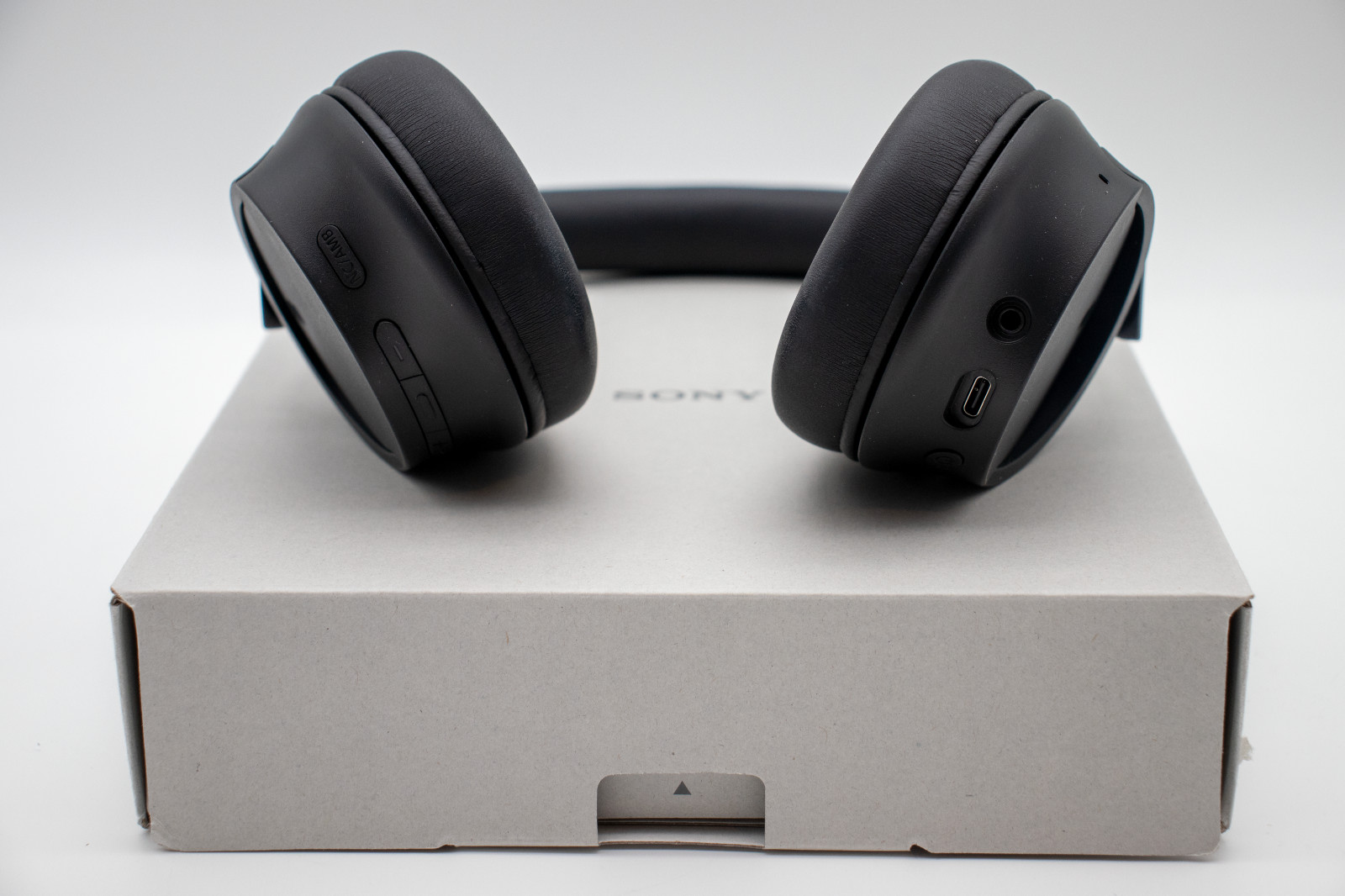 Sony WH-CH720N Noise Canceling, Bluetooth , Alexa Built-In – New