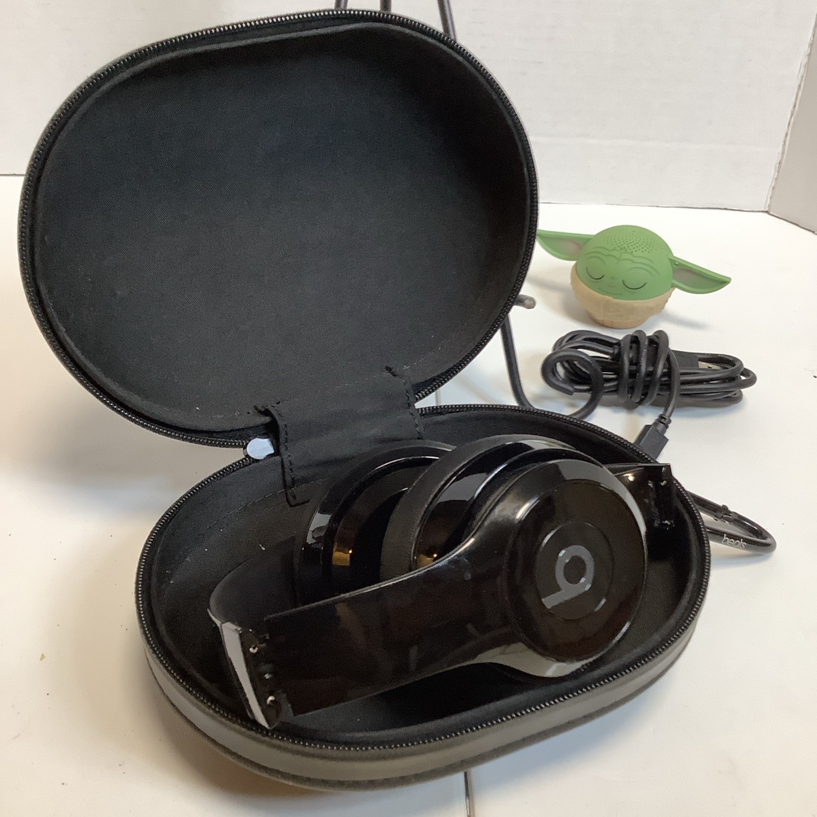 Beats by Dr. Dre Beats Solo 3 Wireless Bluetooth Headphones Gloss Black