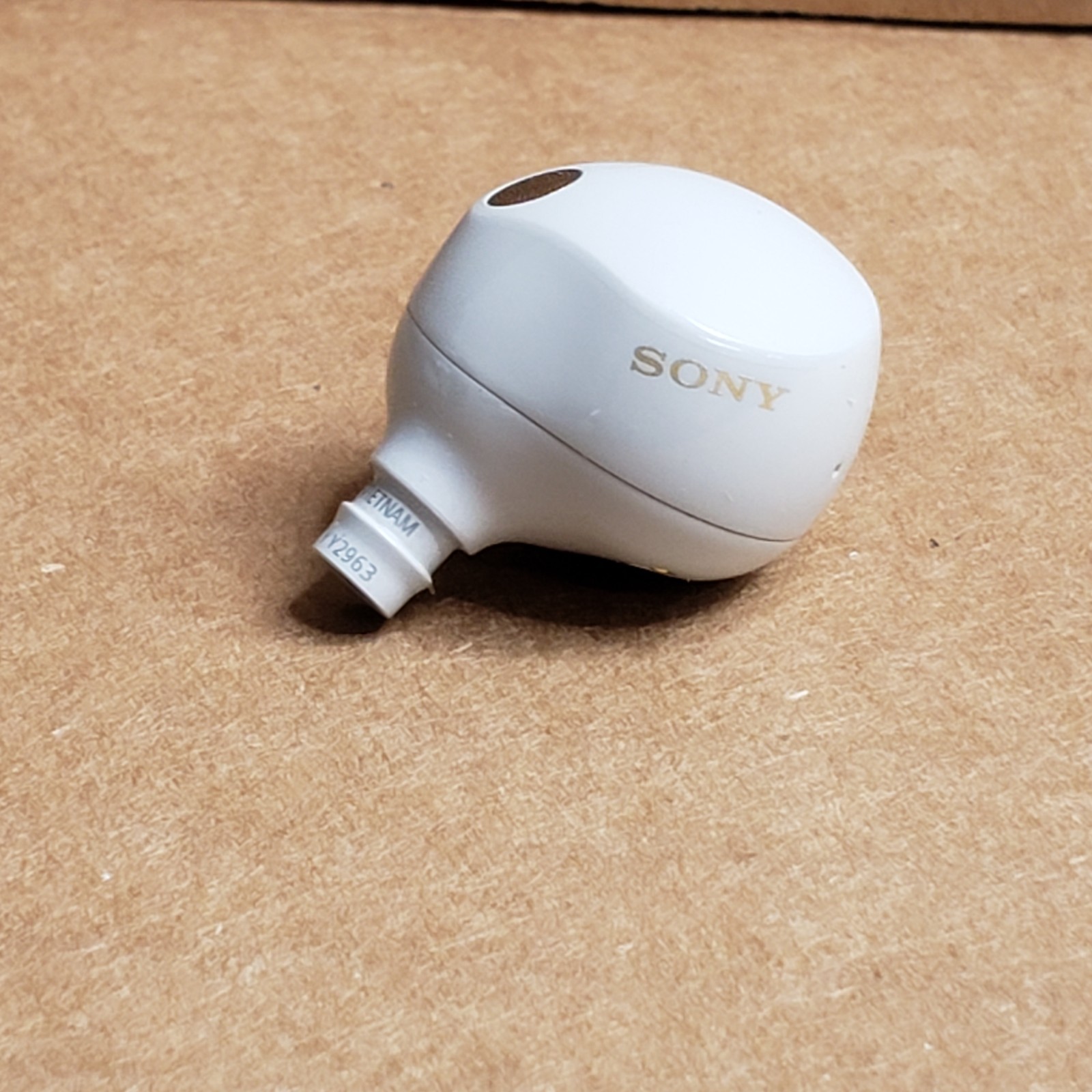 Sony WF-1000XM5 Truly Wireless Bluetooth Earbud Silver – RIGHT SIDE (VER 5.0.2)