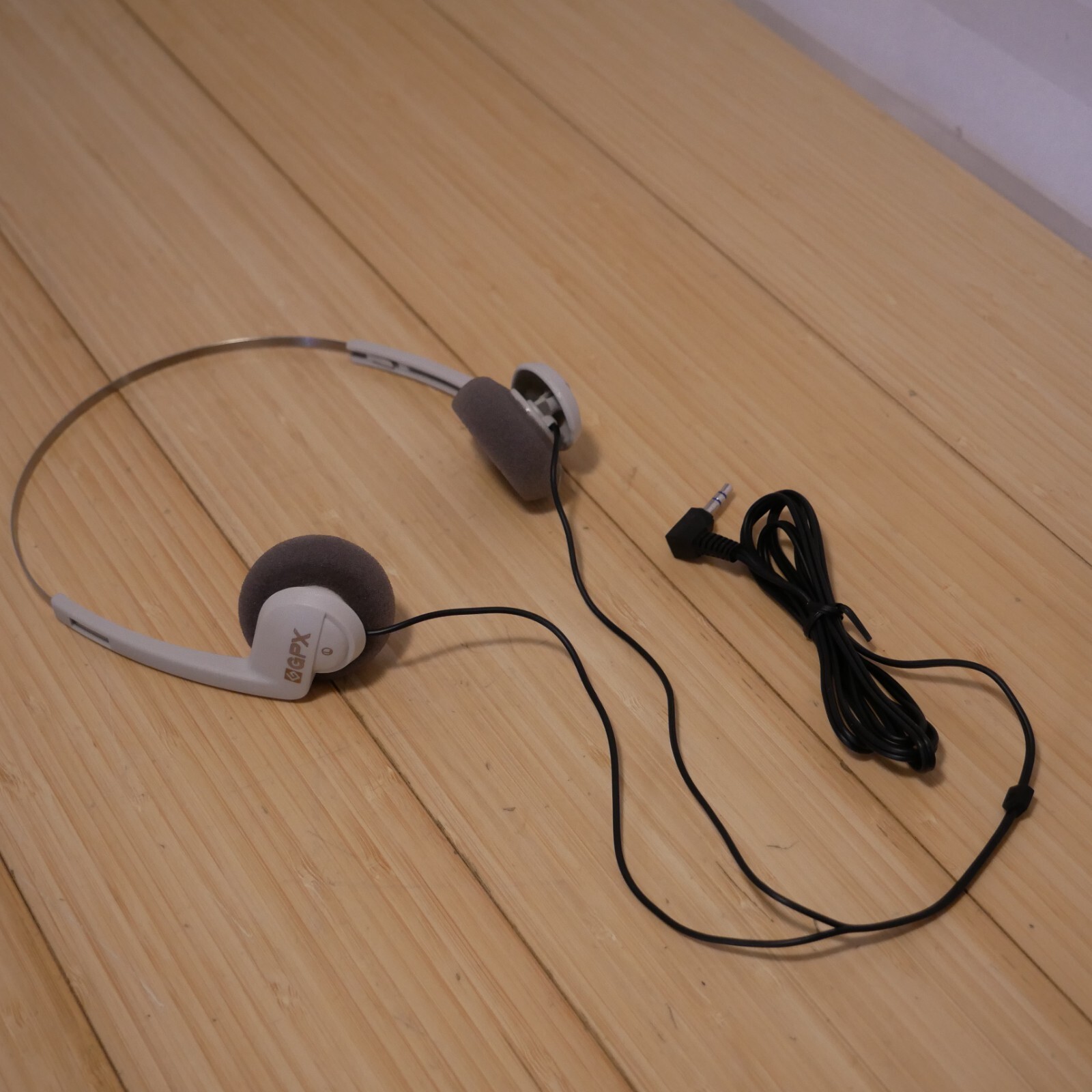 Retro 90s 2000s White Gray GPX Metal Band Headphones Wired – Tested & Working