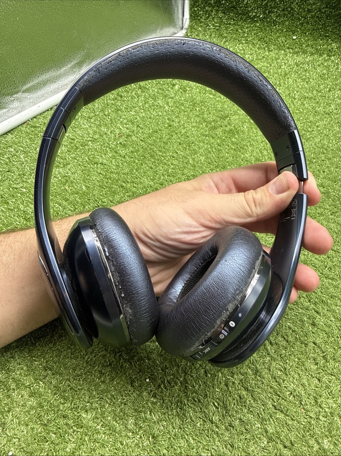 Samsung Level On EO-PN900 Bluetooth Noise Canceling OverEar Headphones. 18