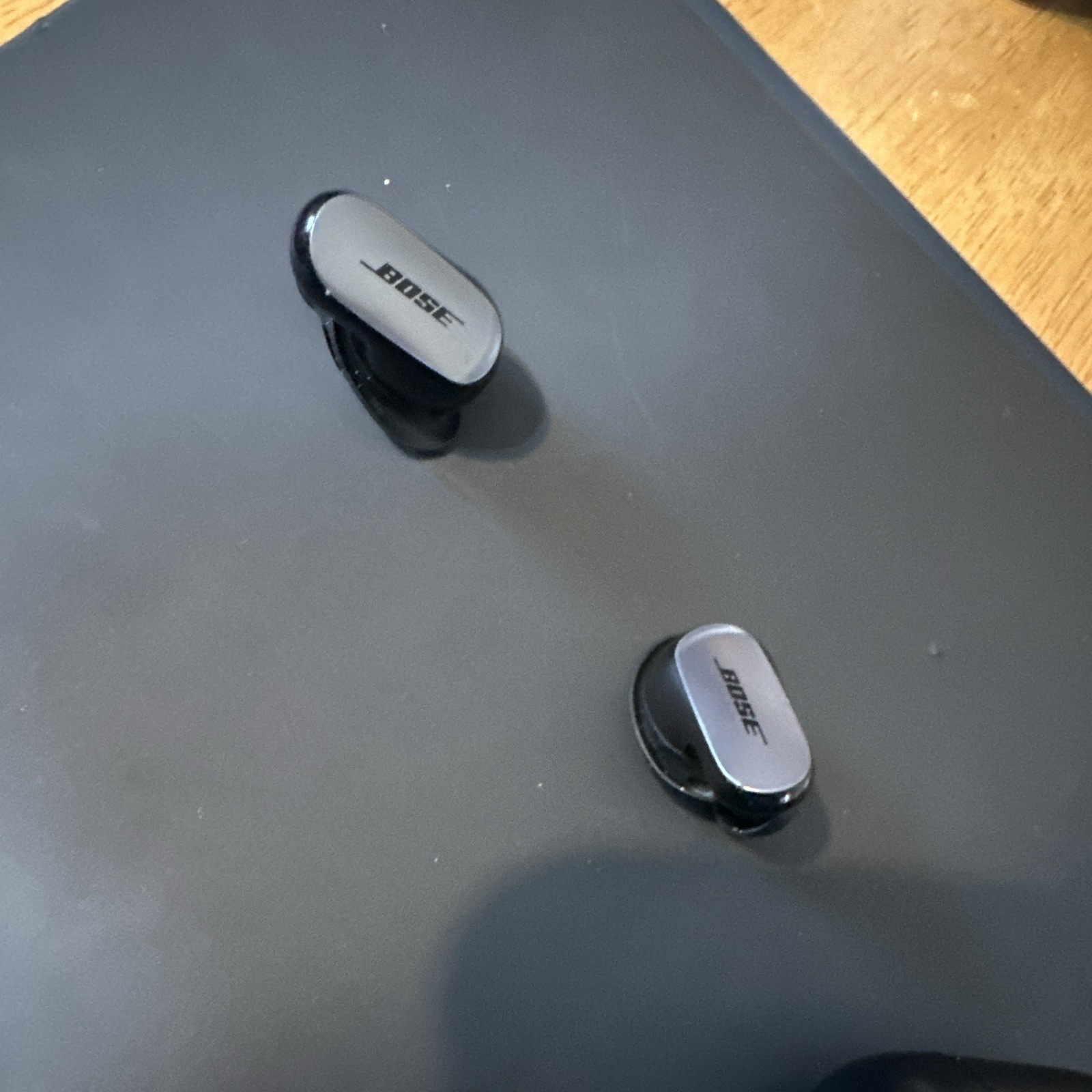 Bose QuietComfort 15 True Wireless Bluetooth In-Ear Earbuds Black/Gray w/Case