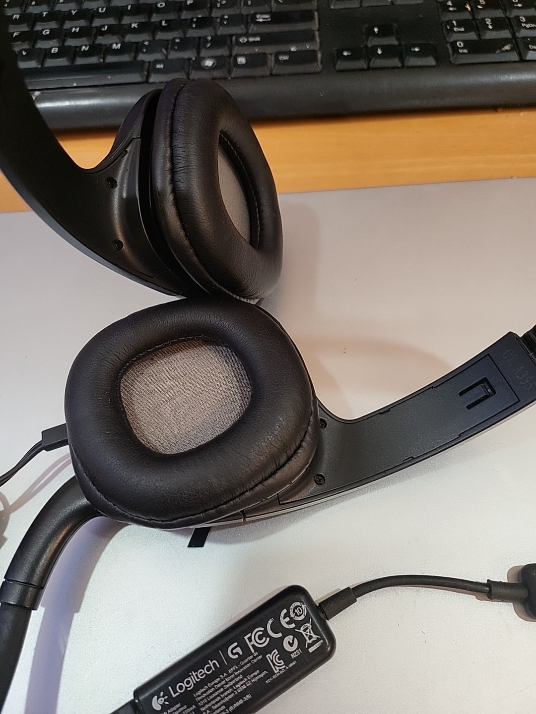 🎧 Plantronics A355 Wired Headphones w/ Mic Gaming office PLUS Logitech A-00061