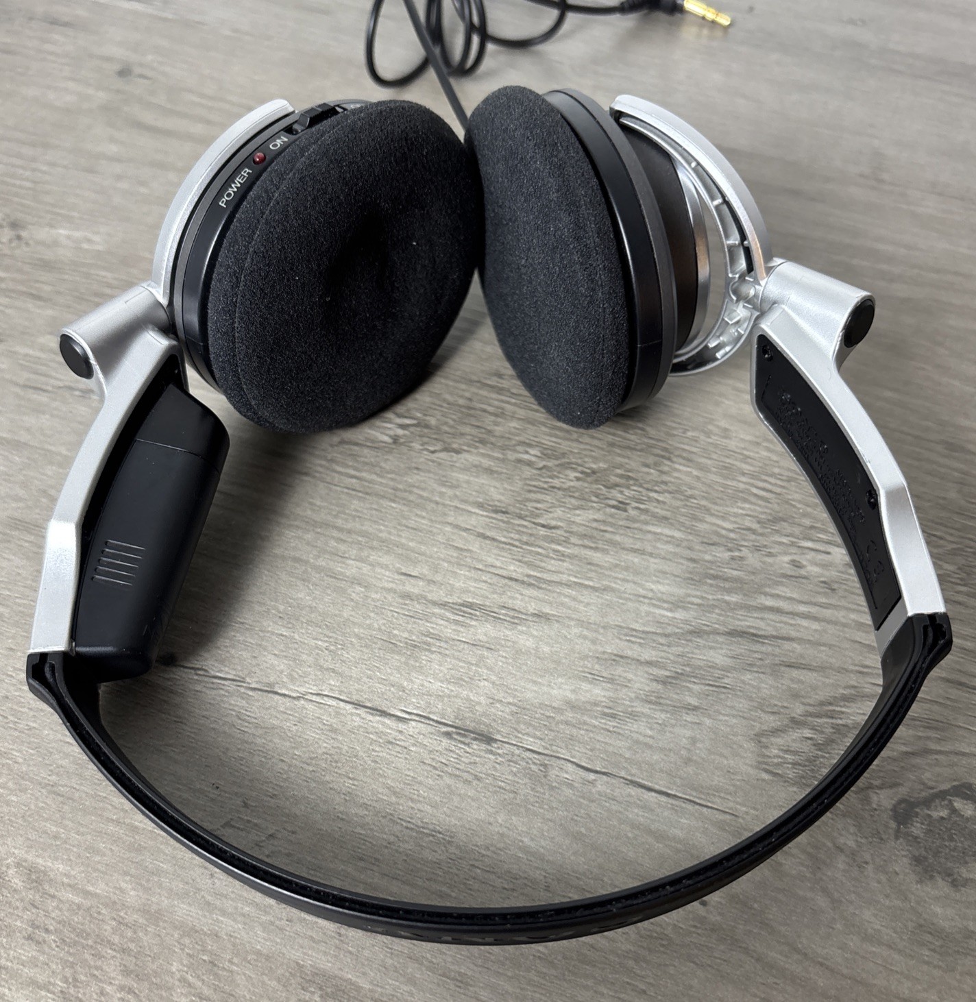 Sony MDR-NC6 Headband Headphones – Silver – Tested – Working w/bag ?