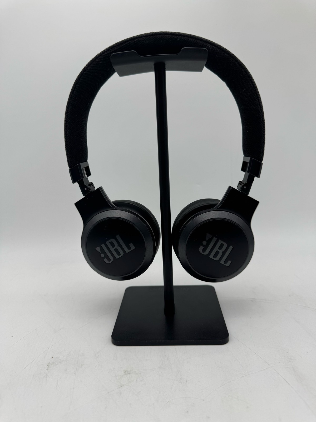 JBL Live 670NC Noise Cancelling Wireless On-Ear Headphones Black