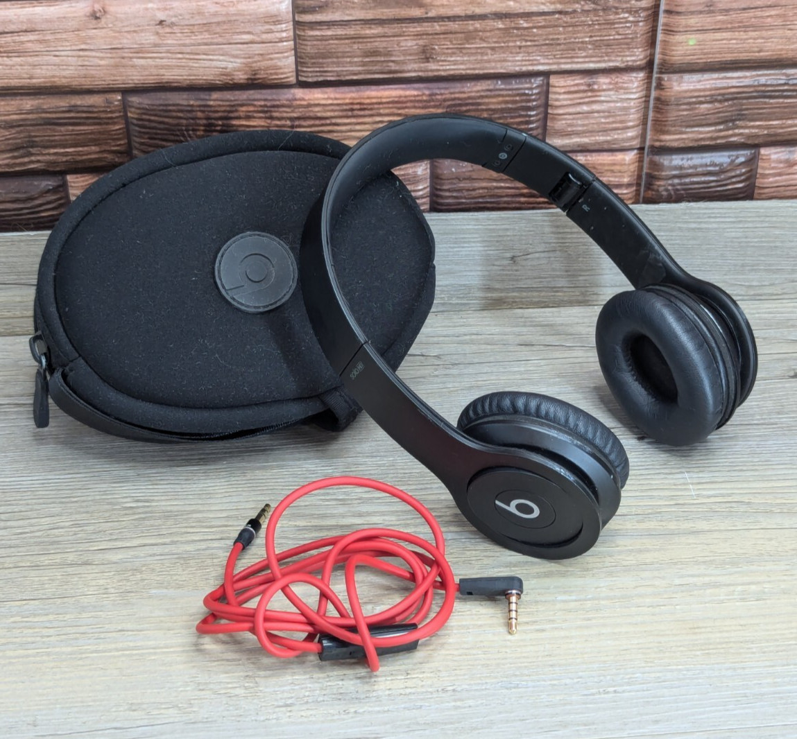 Beats by Dr. Dre Solo HD Black Over Ear Headphones 50″ Monster Cable Zipper Case