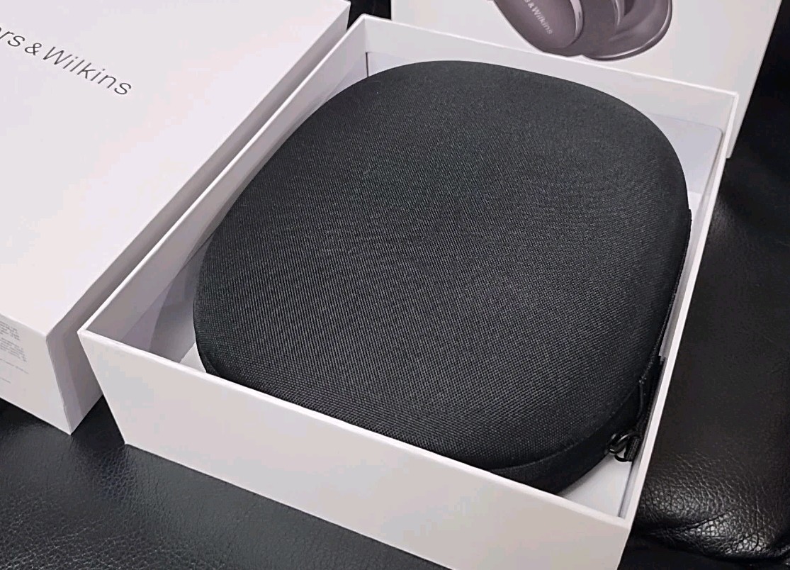 So Clean Bowers & Wilkins Px7 S2 Over-Ear Headphones Advanced Noise Cancellation