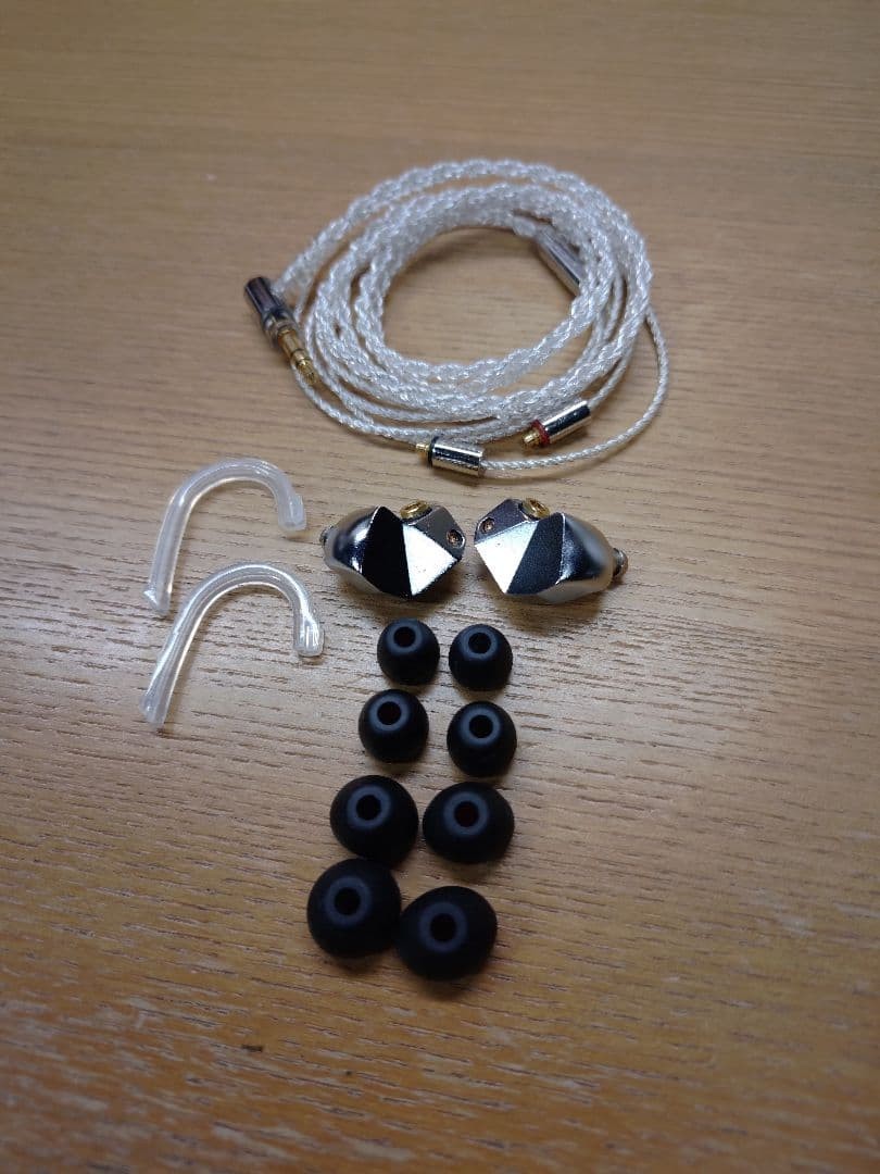 Final B3 Final Audio B3 FI-B3B2SSD Earphones Wired Canal Earbuds Silver Used