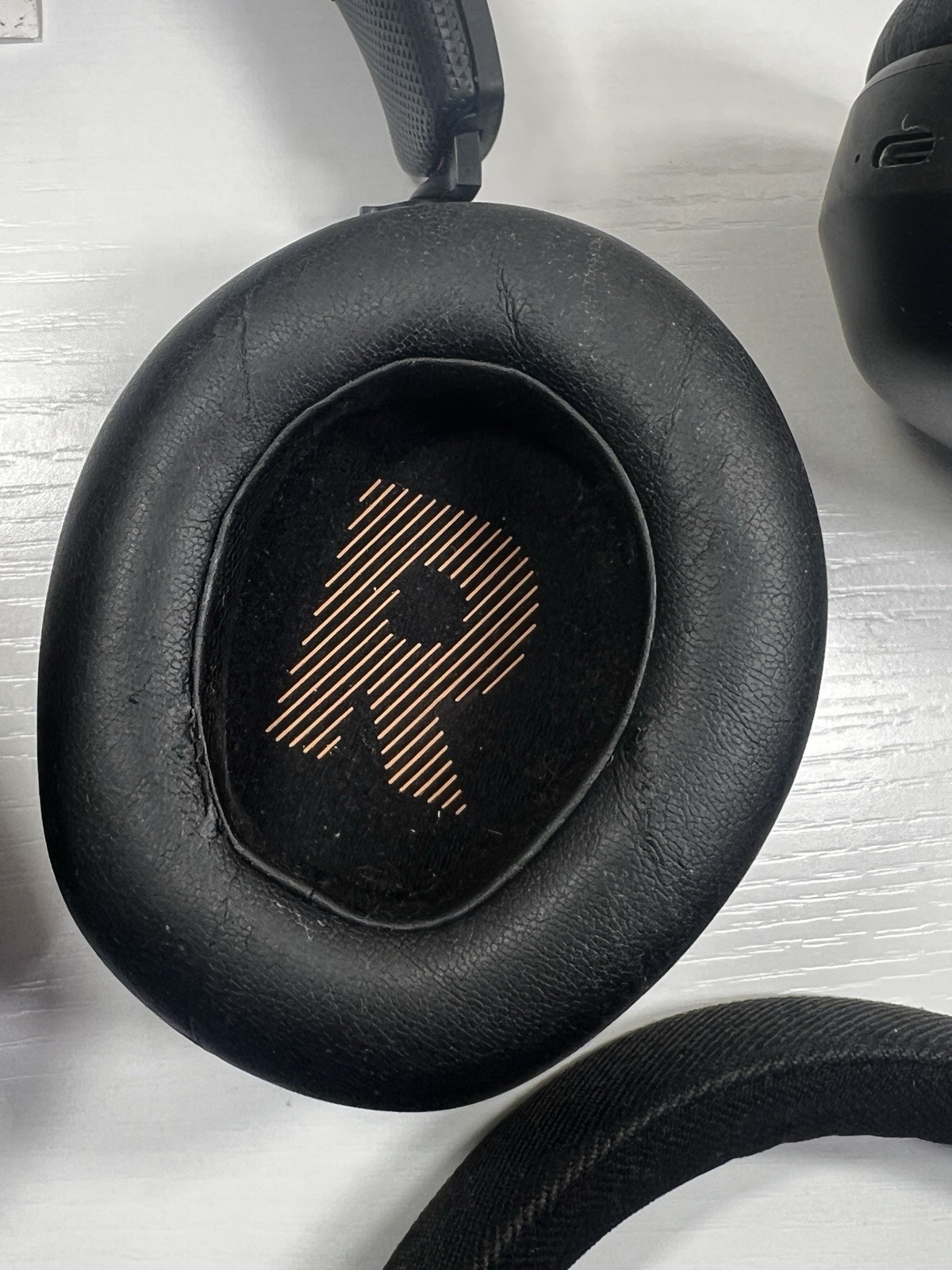 JBL Headphones 3 Read (DELAYED SHIPPING)