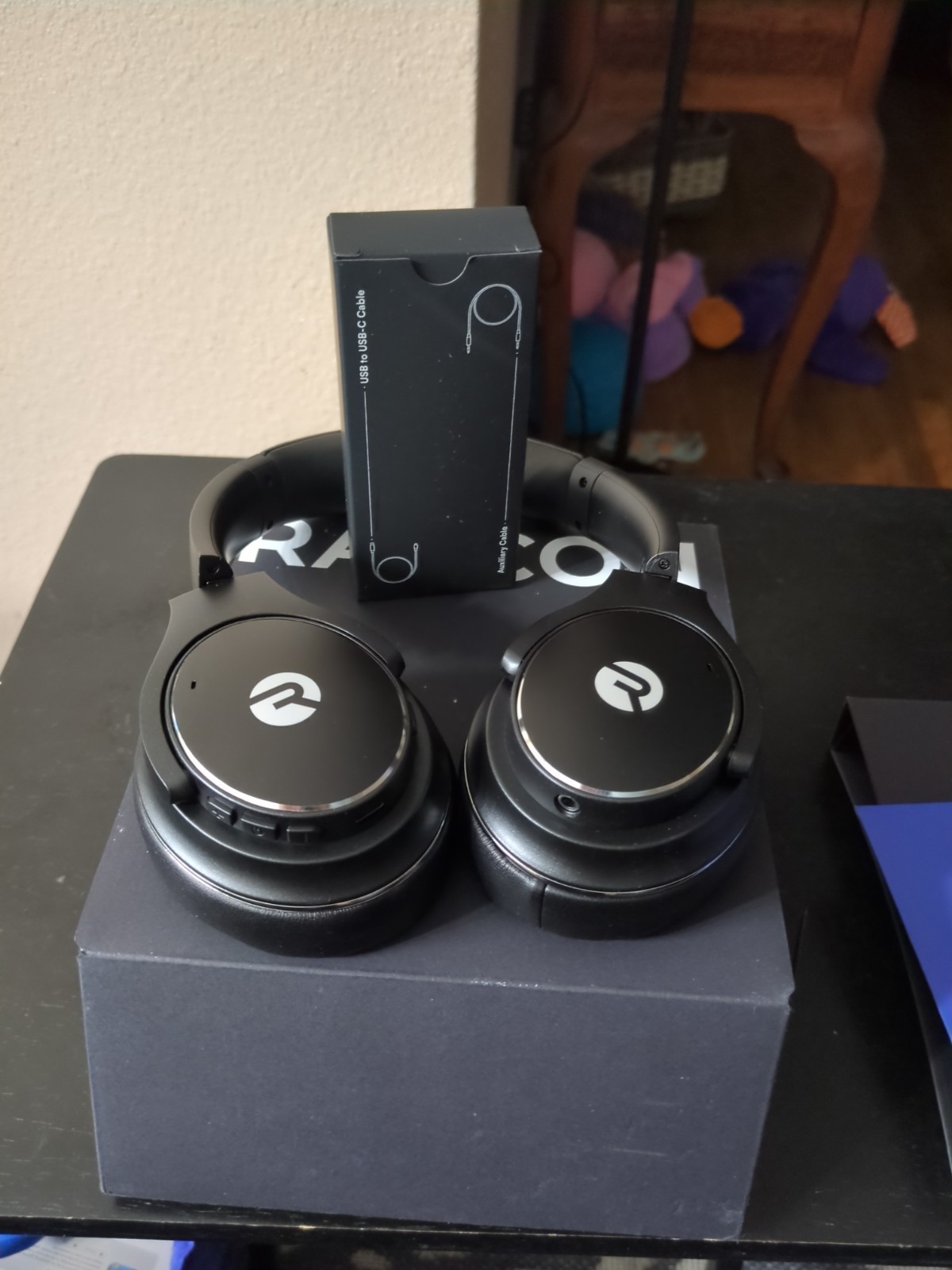 Raycon RBH820 Wireless Noise-Cancelling Over-the-Ear Headphones