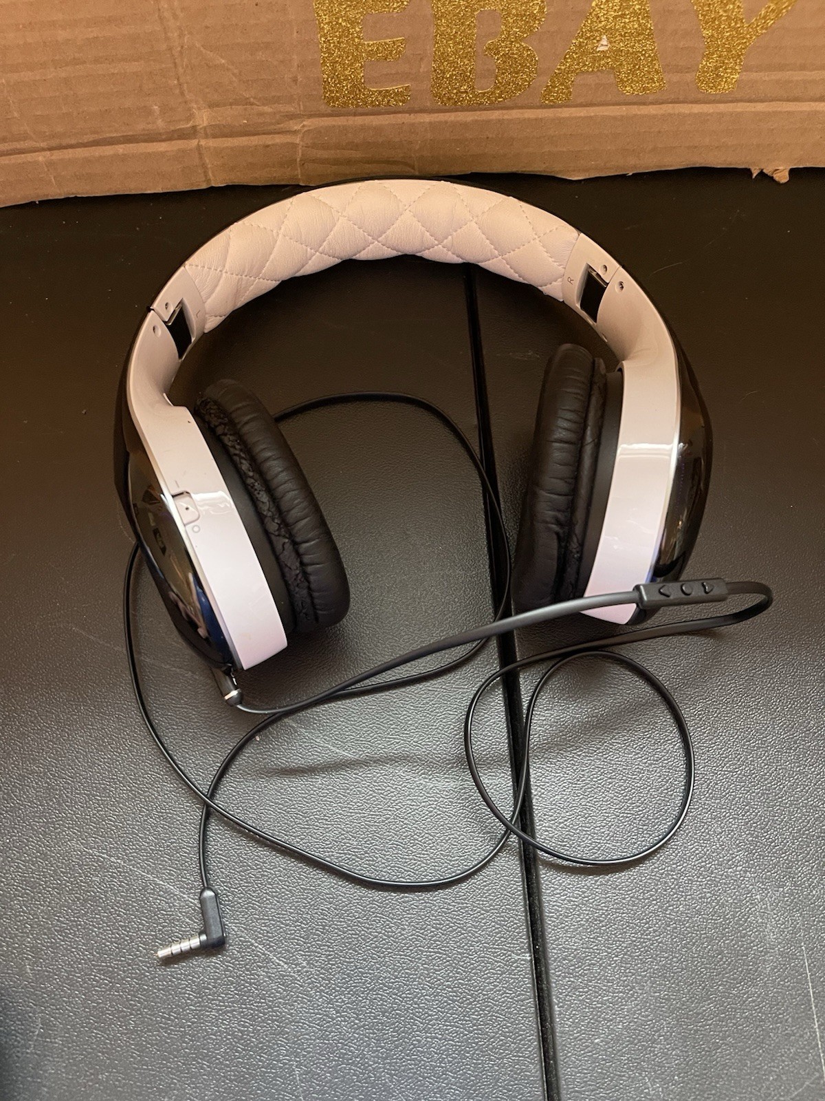 Soul By Ludacris Headphones Tested As Is Black White Hip Hop Rap R & B Music ?