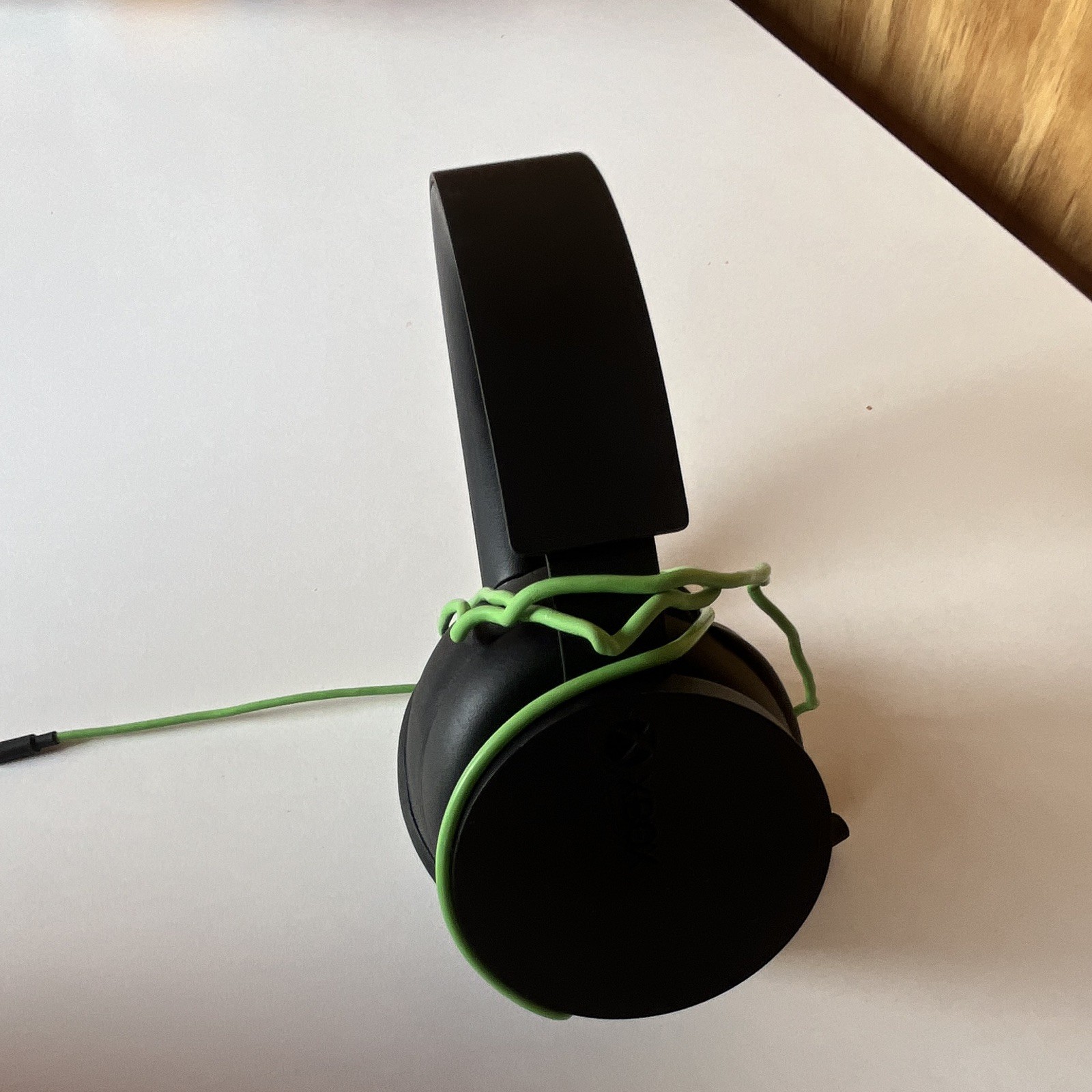 Black Over-Ear Wired Headphones w/ Green Cable, 3.5mm Jack, Headband