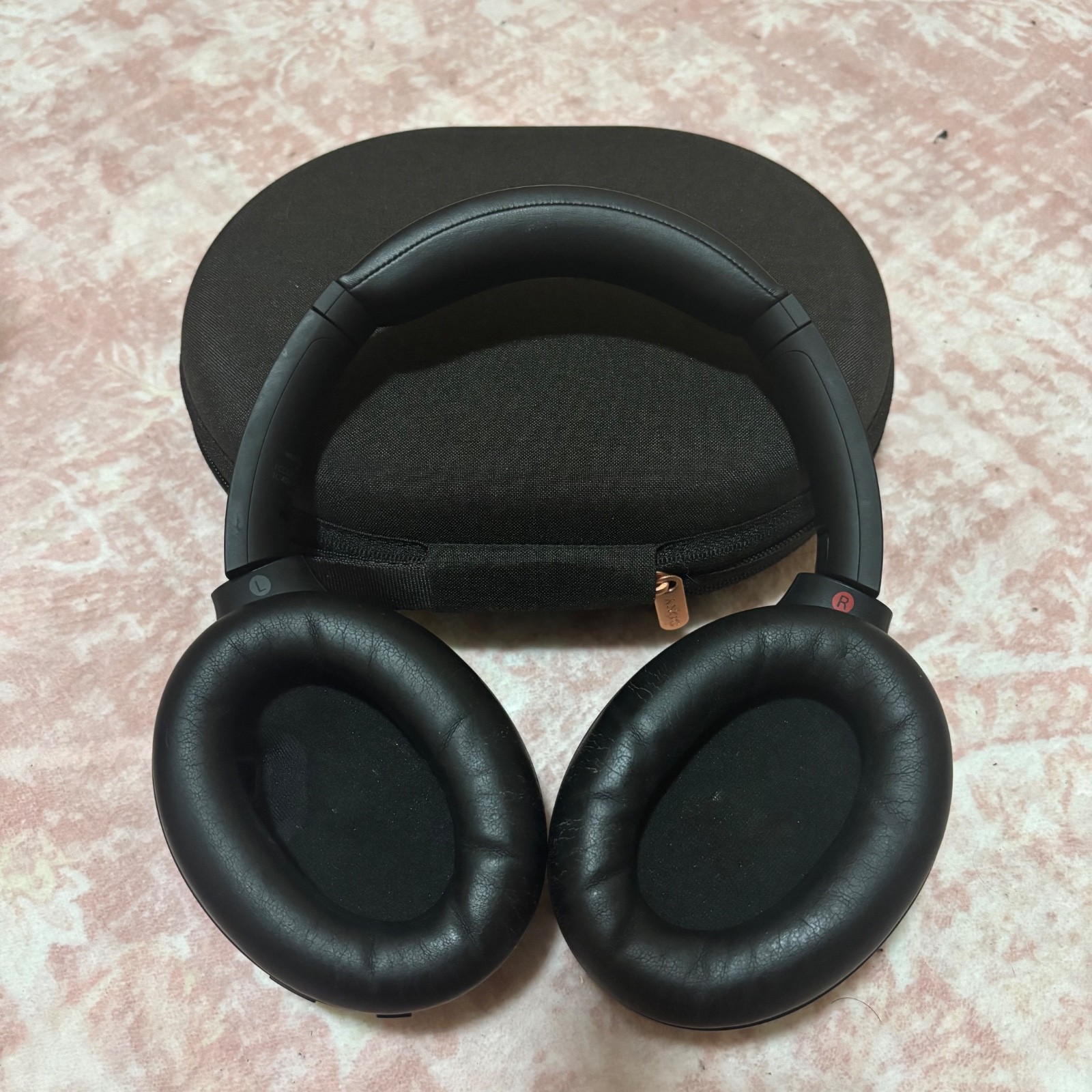 Black Sony WH-1000XM4 Noise Cancellation Headphones & Case