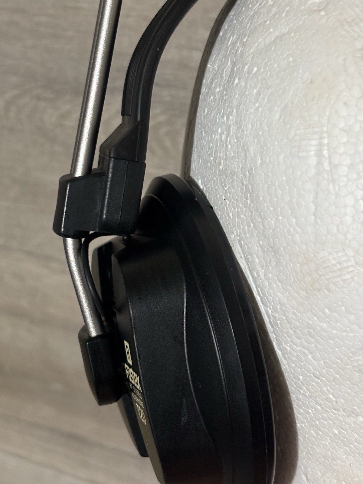 Fostex T20 Professional Studio Headphones WORKING – (NEED EAR-PADS AND WIRE)