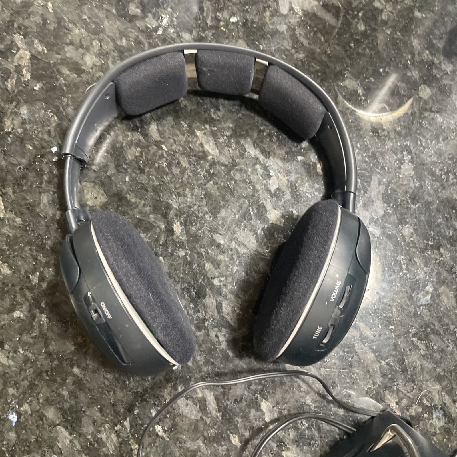 Sennheiser TR 120 Wireless RF 1 Pair Headphones HDR 120 Charging Stand Works