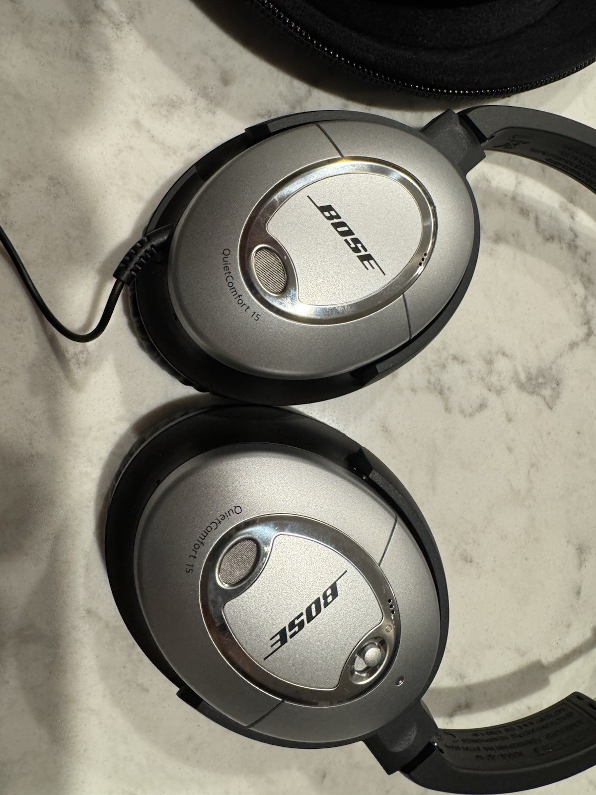 Bose QuietComfort 15 On The Ear Acoustic Noise Cancelling Headphones Case/Cords
