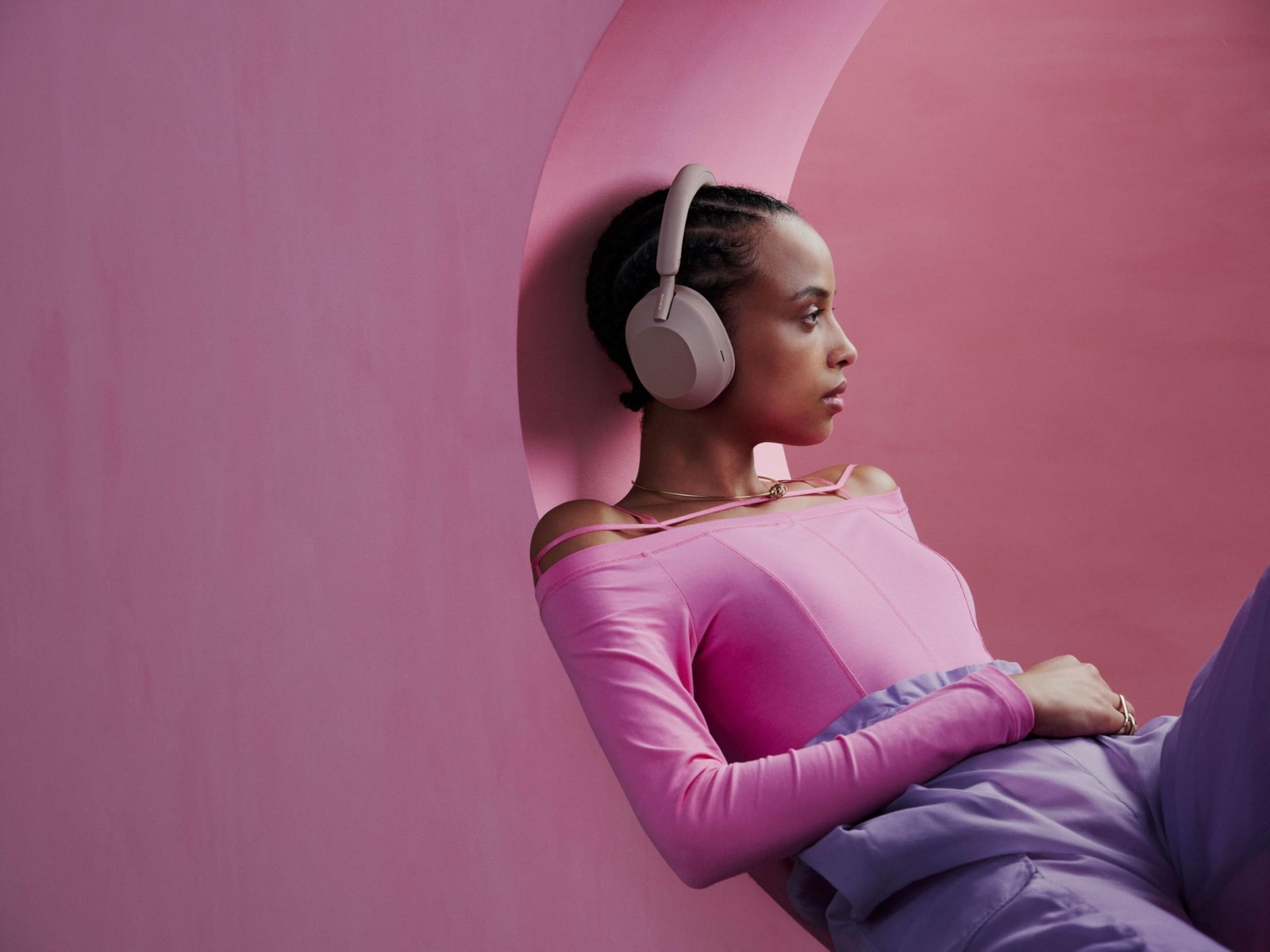 Sony – WH1000XM5 Wireless Noise-Canceling Over-the-Ear Headphones – Smoky Pink