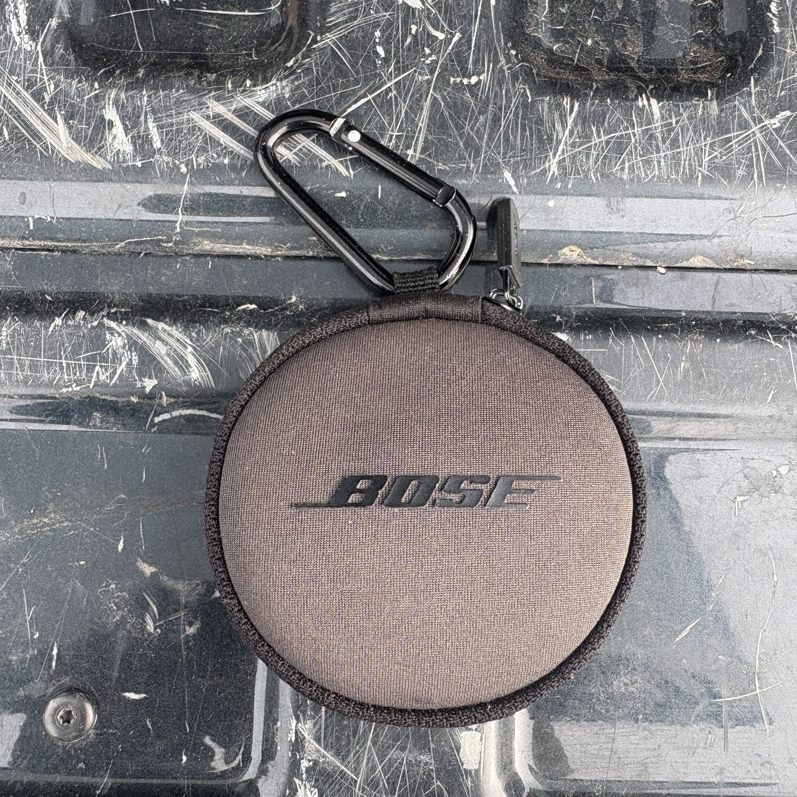 Bose Soundsport In-Ear Wired Earbuds 3.5mm Jack With Carrying Case (Read)