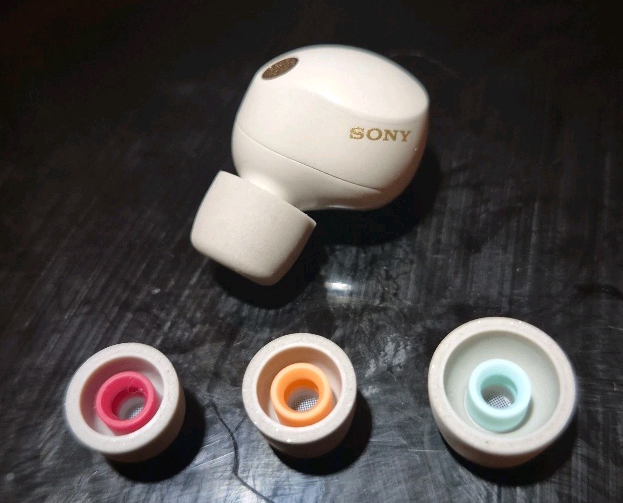 Sony WF-1000XM5 Replacement RIGHT Earbud Silver FIRMWARE 5.0.2 6.0.0 OR 6.1.0