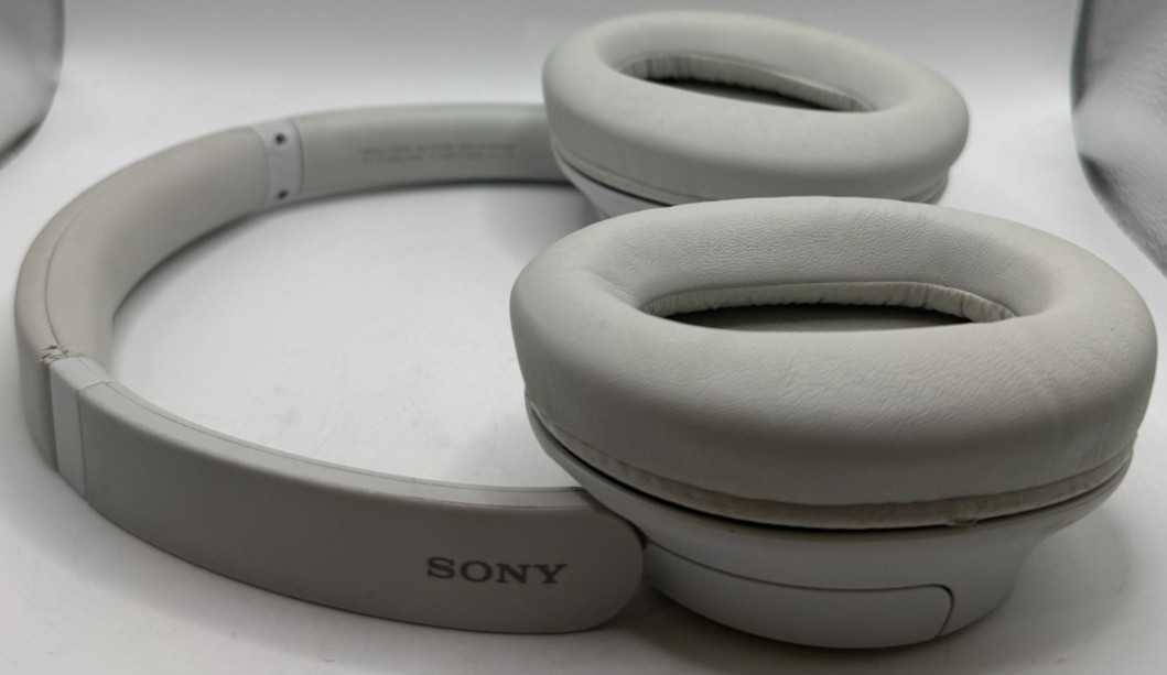 Sony Noise Canceling Wireless Headphones Model YY2966 WH-CH720N