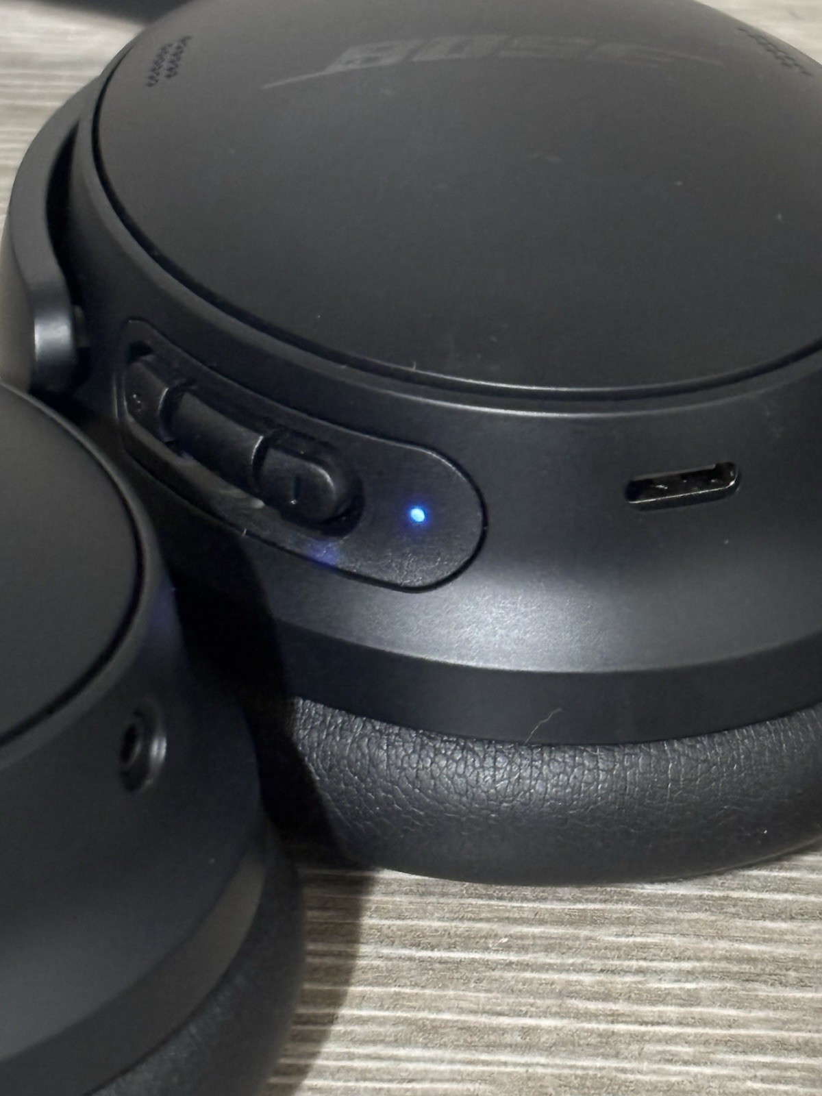 Bose QuietComfort 45 437310 Noise Canceling Bluetooth Black Headphones/Soft Case