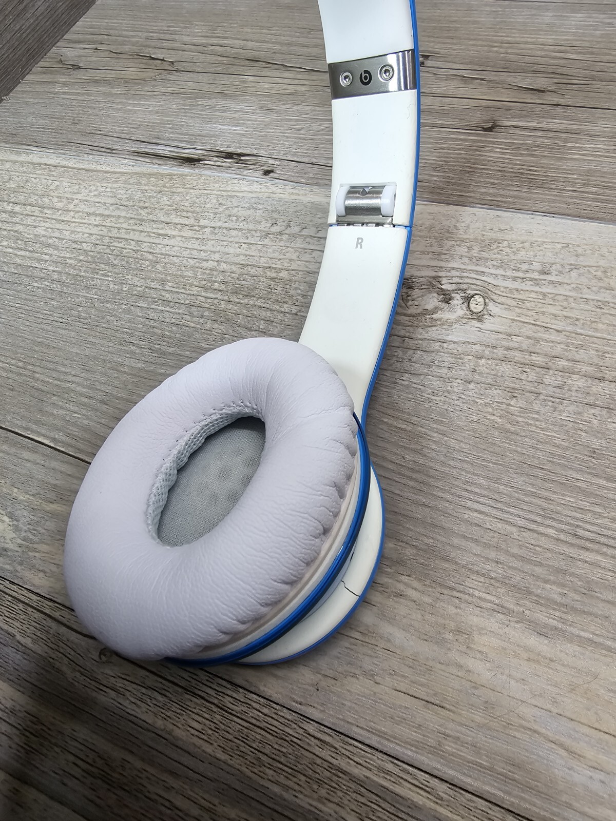 Beats By Dr. Dre Headphone Solo HD White & Light Ice Blue Wired foldable