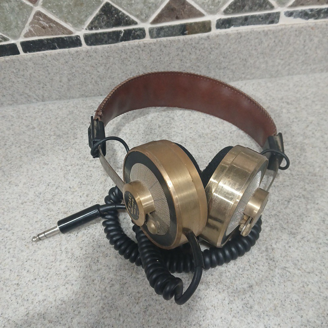 Teac HP-100 Brown 8 Ohm Lightweight Classic Headband Dynamic Stereo Headphones