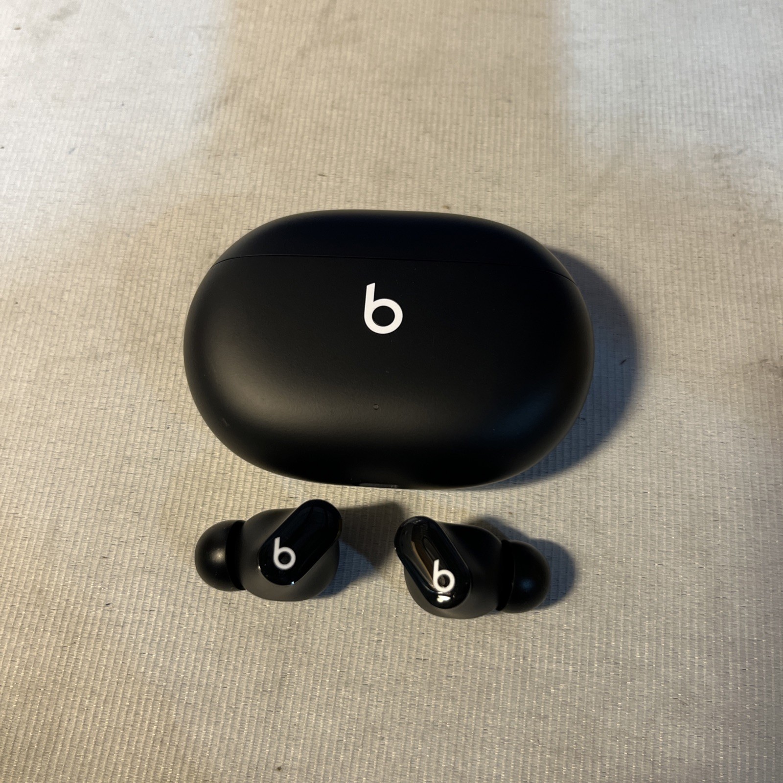 ¥Beats earbuds by Dr. Dre Studio Buds A2514 WORKING-Black