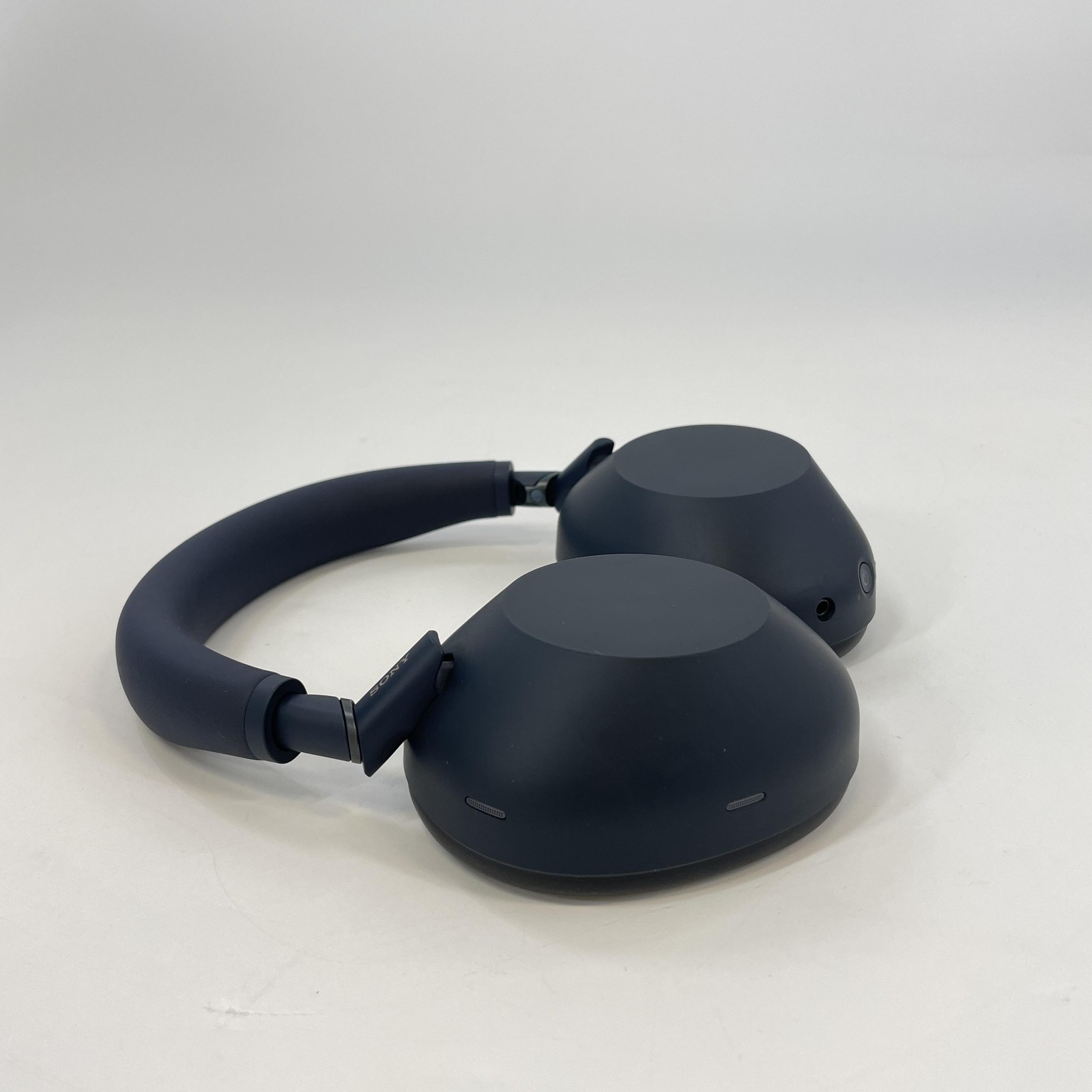 Sony WH-1000XM6 Headphones Midnight Blue w/ Audio Cable/Case/Charger- Excellent