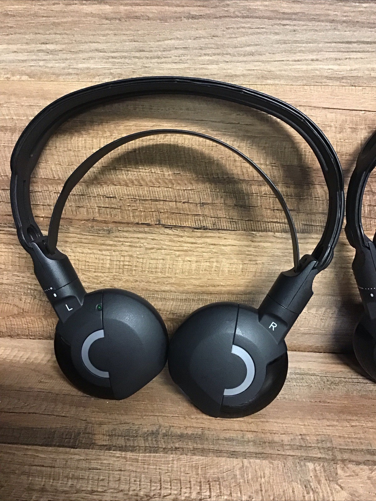 Pair Of 2005-2020 Honda Odyssey Pilot Rear Entertainment Wireless Headsets EUC