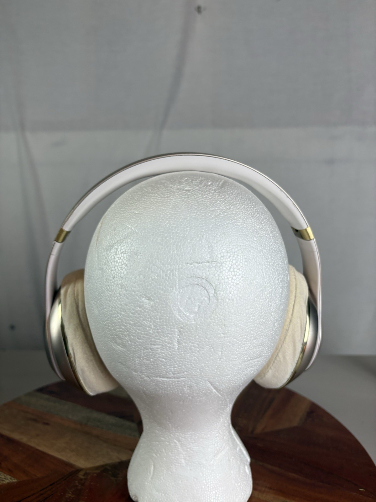 Dr Dre Beats Studio 2.0 Wireless Over Ear White Gold Headphones B0501 + Case