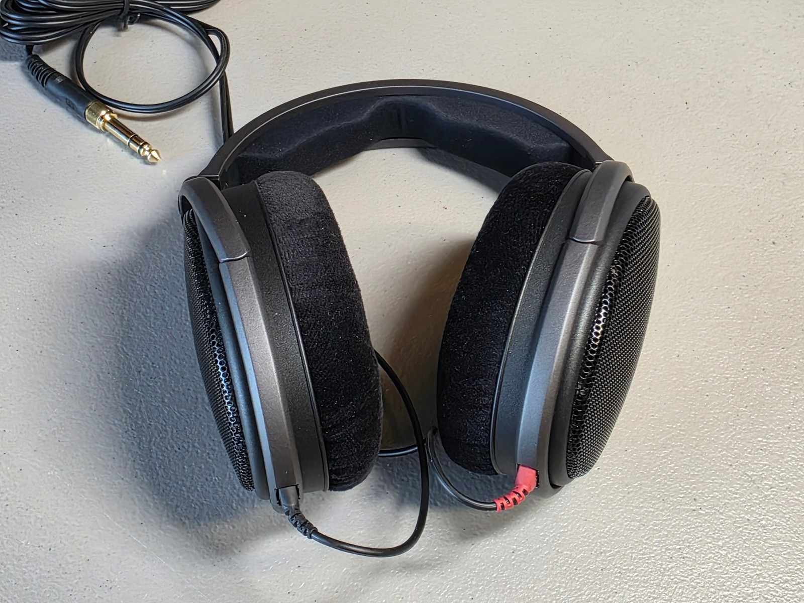 Sennheiser HD 600 Hi-Res Wired Headphones -Over Ear, Open Back, 1/4″ & 3.5mm