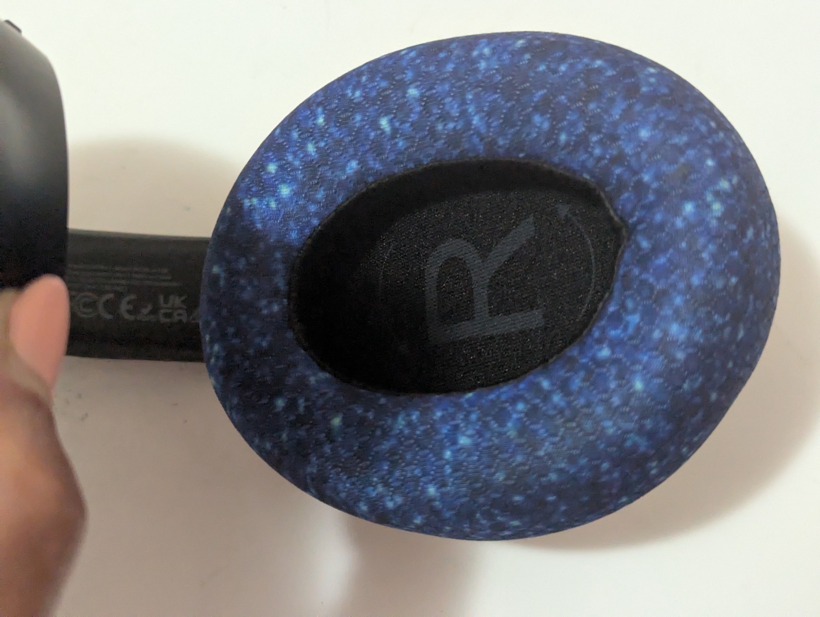 Headphone Raycon The Fitness Bluetooth Over-Ear Headphones Cobalt Blue Ear Pads.