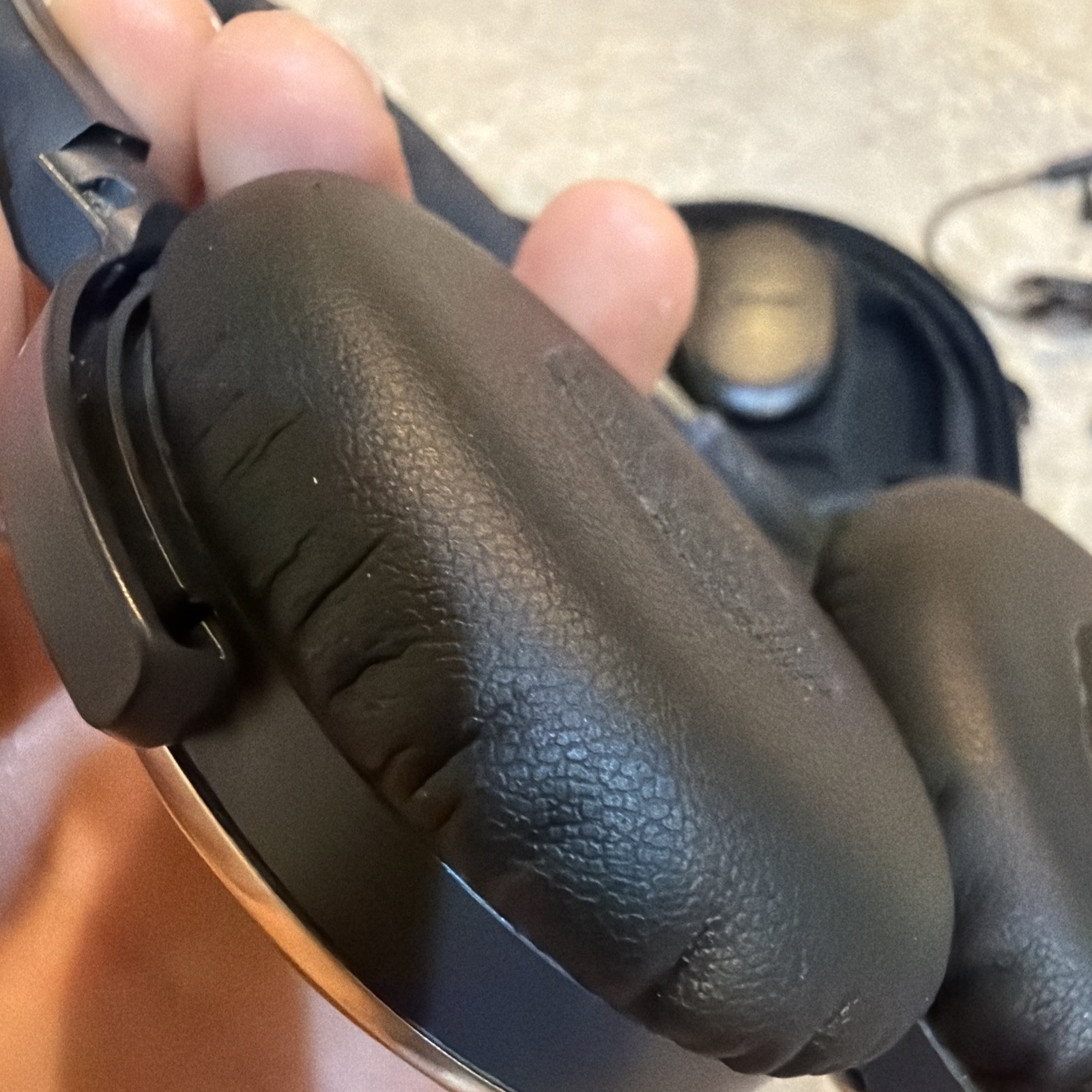 Bose QuietComfort 3 QC3 Noise-Cancelling Headphones, Black and Silver GUC